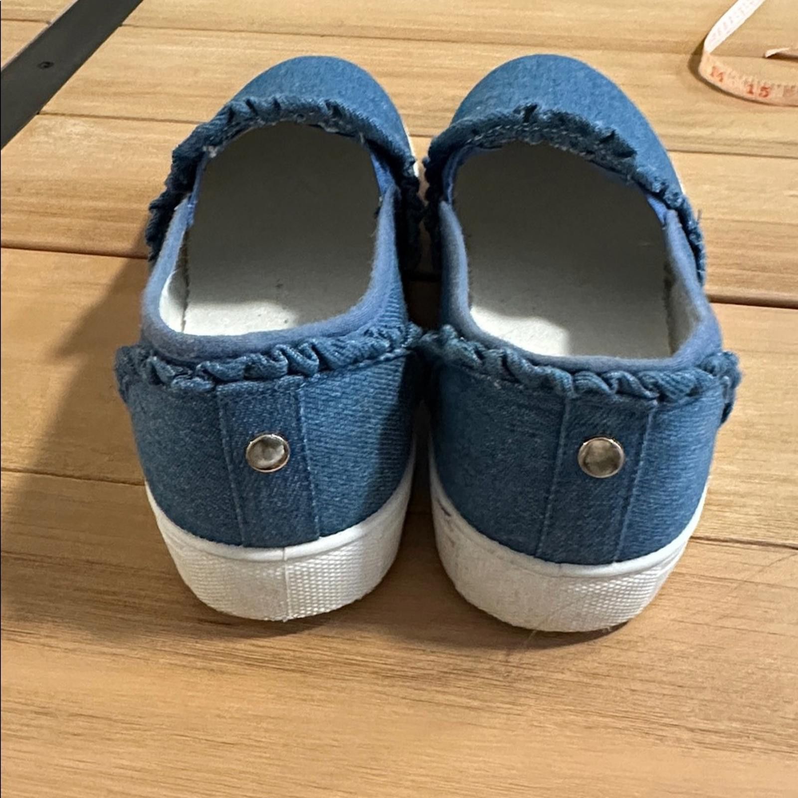 Comfort Colors Comfort size 8 denim ruffle Blue Slip-On Sneakers Size US 8 / IT 38 - 3 Thumbnail