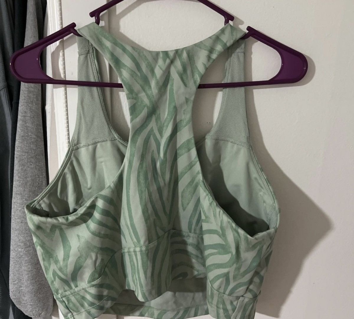 Old Navy Green Zebra Print Crop Top Size XL / US 12-14 / IT 48-50 - 2 Thumbnail