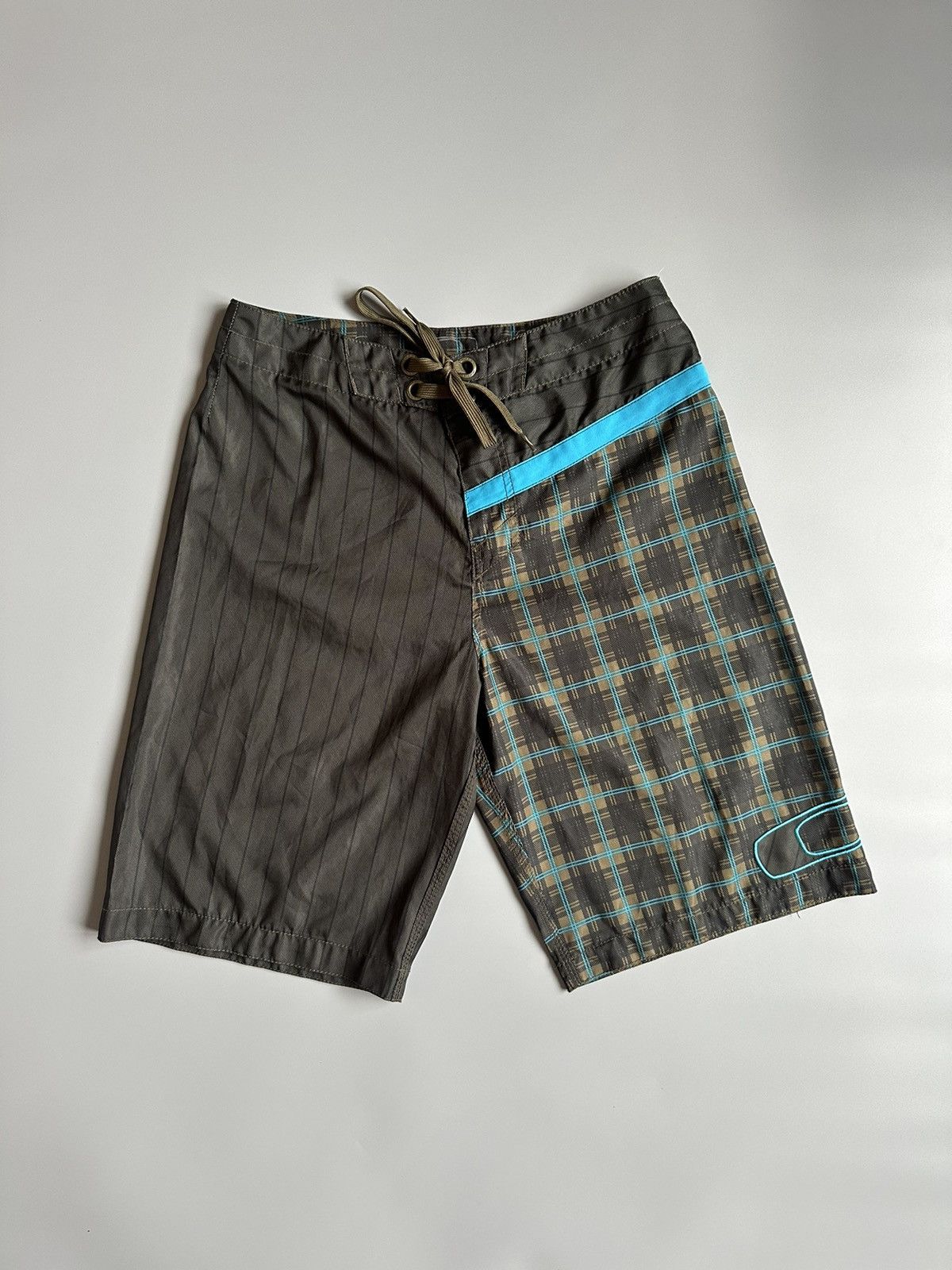 Oakley Vintage Oakley Shorts Big Logo Swimwear Surfing Style Y2K Size US 32 / EU 48 - 1 Thumbnail