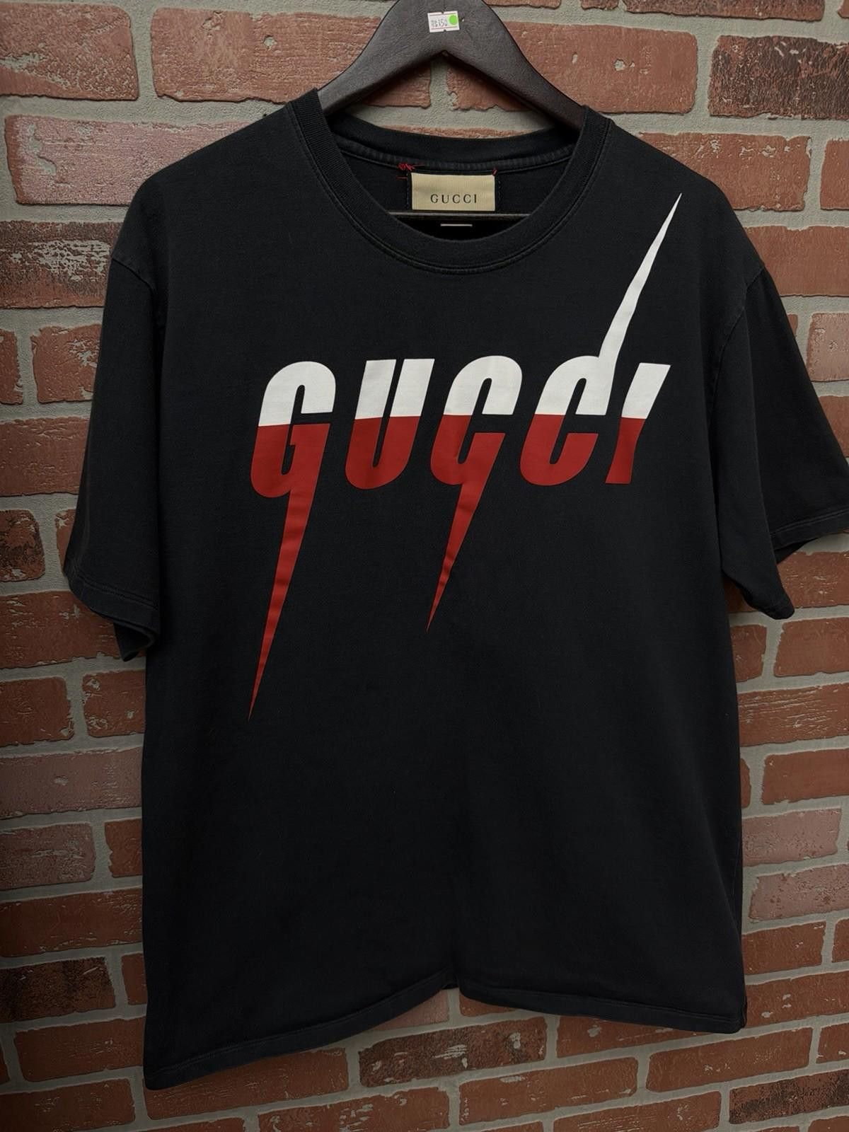 Gucci Gucci Men's Short Sleeve T-Shirt Blade Logo Black Size XL Size US XL / EU 56 / 4 - 2 Thumbnail