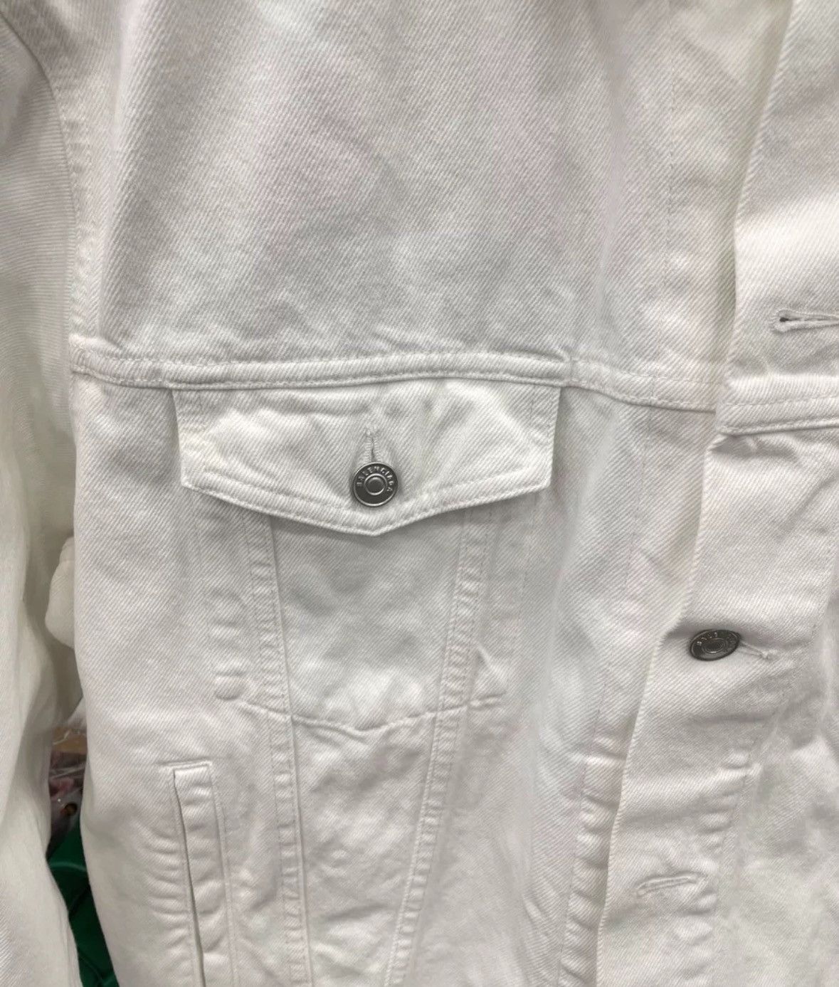 Balenciaga Balenciaga Embroidered Collar Logo White Denim Jacket Size US S / EU 44-46 / 1 - 3 Thumbnail