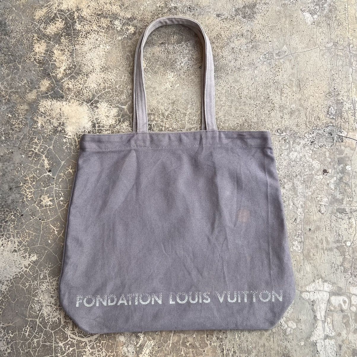 Louis Vuitton Fondation Louis Vuitton Canvas Tote Bag Size ONE SIZE - 2 Thumbnail