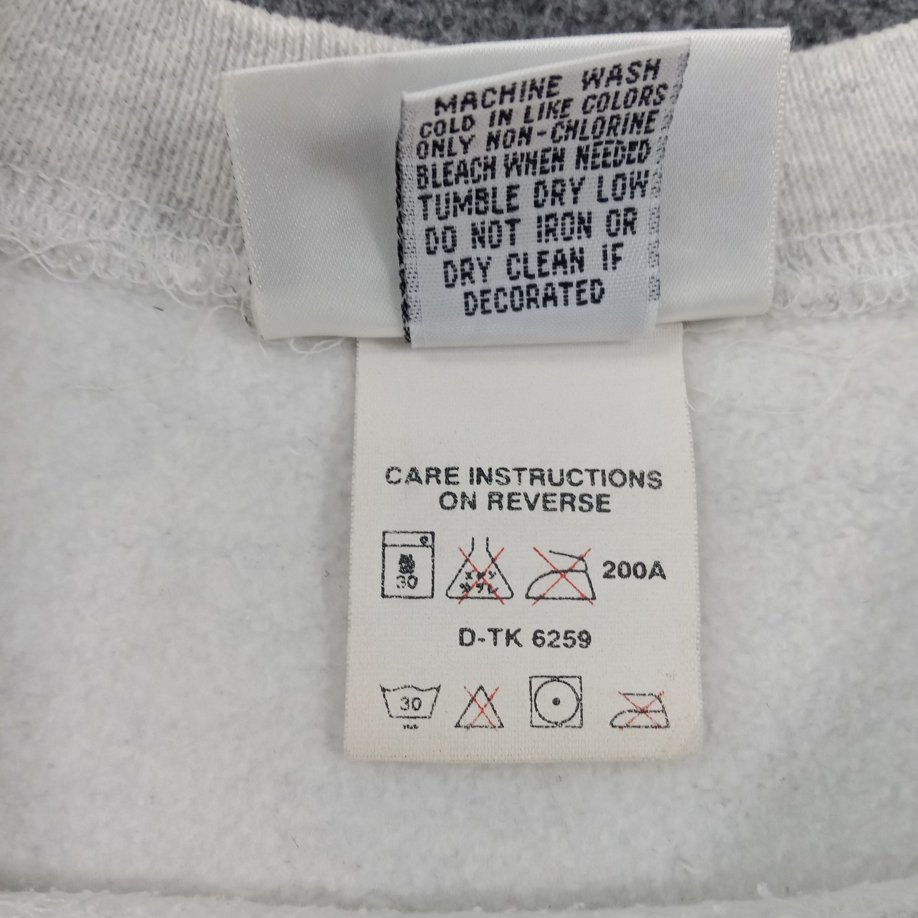 DKNY × Vintage DKNY Jeans American Style Sweatshirt C230N3 Size US L / EU 52-54 / 3 - 4 Thumbnail