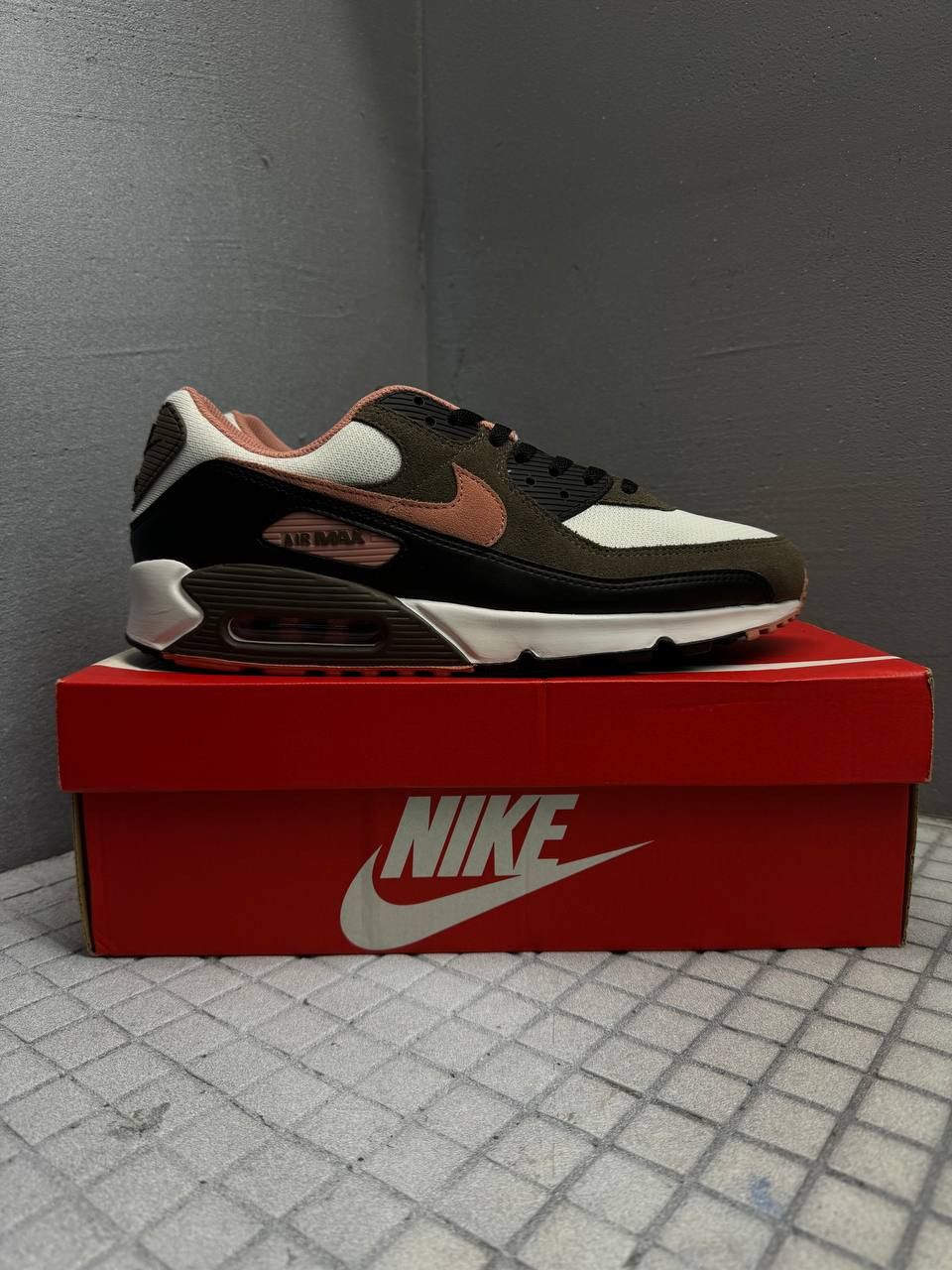 Nike Nike Air Max 90 Essential Size US 12.5 / EU 45-46 - 6 Thumbnail