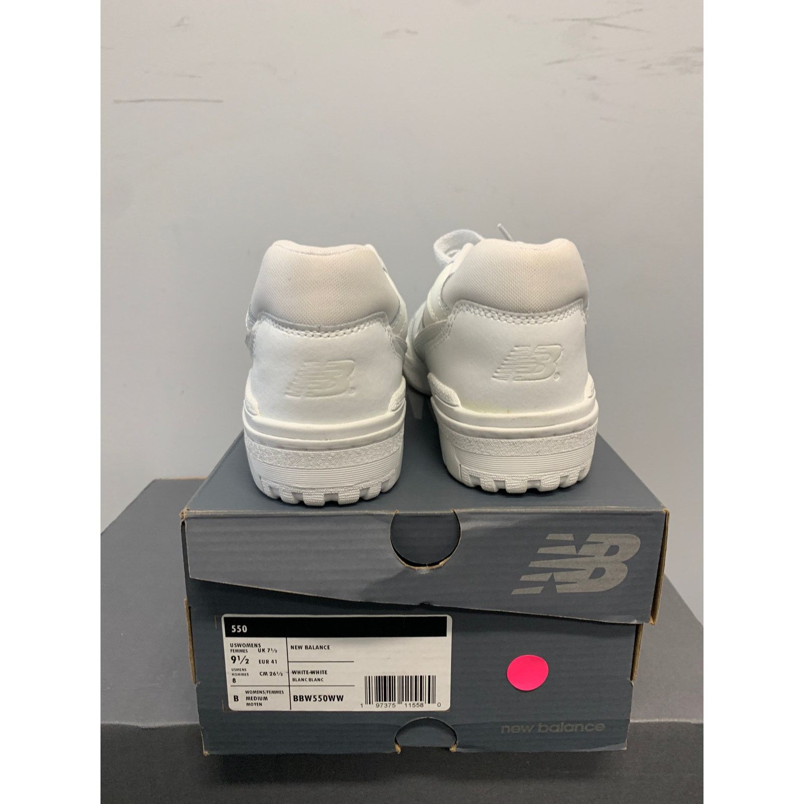 New Balance New Balance 550 Triple White Women's 9.5 Men's 8 SHIPS NOW Size US 9.5 / IT 39.5 - 3 Thumbnail