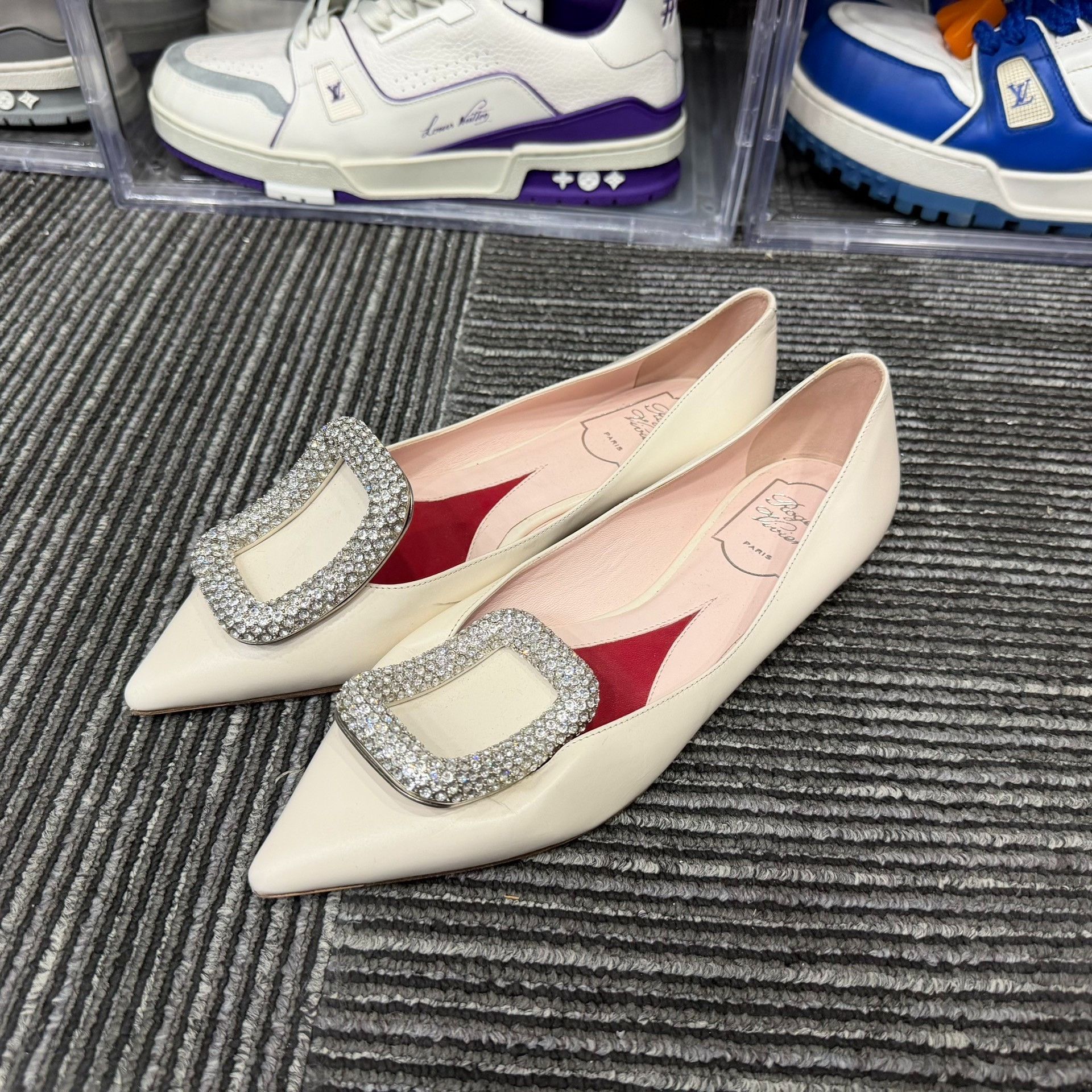 Roger Vivier Roger Vivier Retro White Lowtop Sneakers us_8 Women Size US 8 / IT 38 - 1 Thumbnail