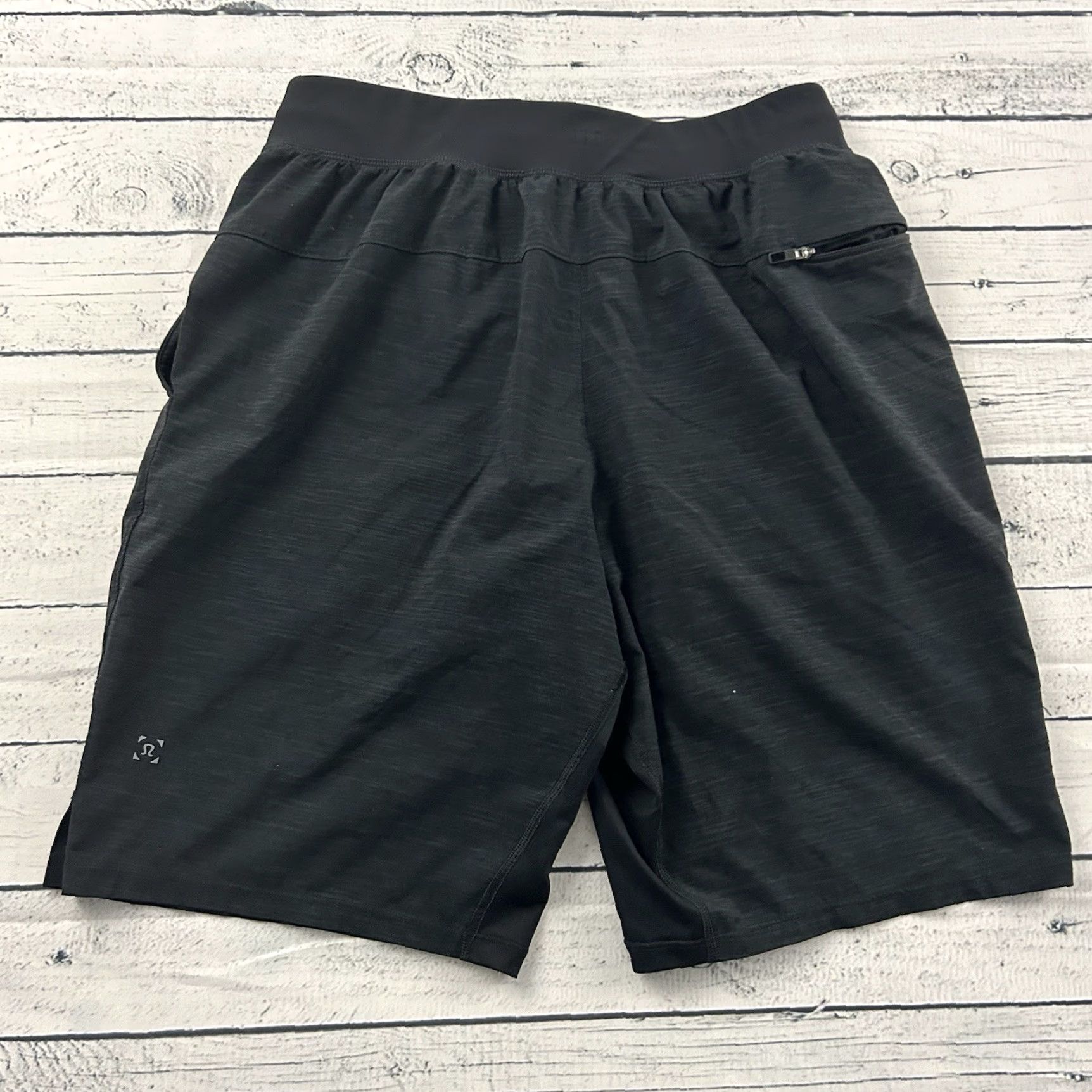 Lululemon Lululemon License to Train ShortS Athletic Lined Black Small Men 9" Inseam Mens sunglasses? Size US 29 - 5 Thumbnail