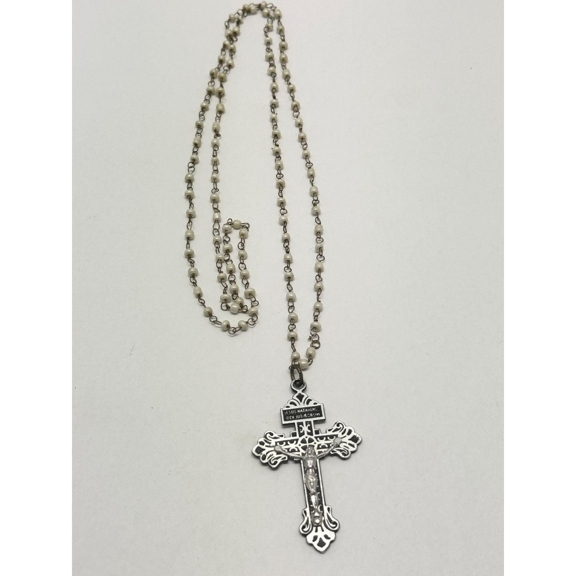 Vintage Vintage white beaded cross crucifix necklace Size ONE SIZE - 3 Thumbnail