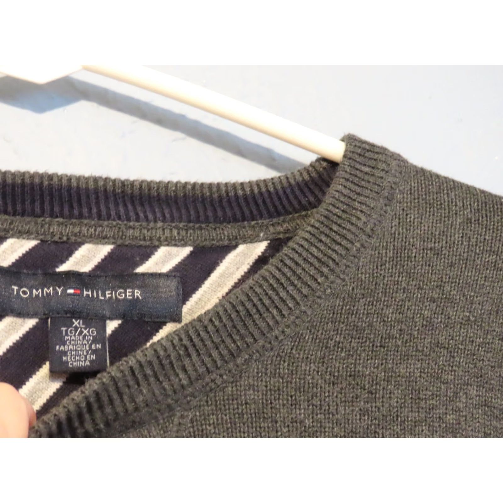 Tommy Hilfiger Tommy Hilfiger Sweater Men L Gray Crew Neck Pullover Solid Winter Crewneck Size L Men XS? Size US L / EU 52-54 / 3 - 5 Thumbnail