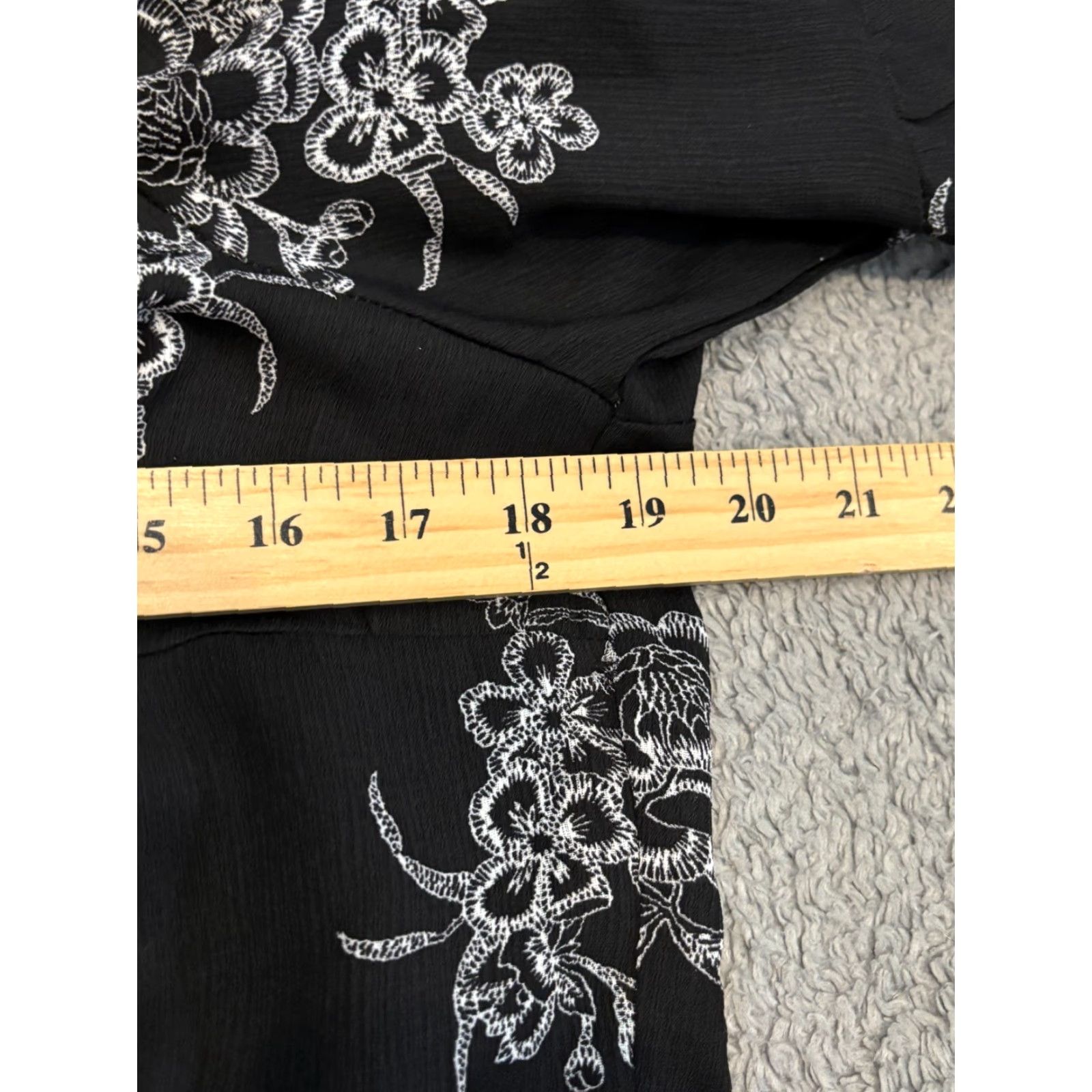 Guess GUESS Sheer Tie Front Crop Top Womens Small Black Floral Boho Flare Sleeve Witch Shirt Size S / US 4 / IT 40 - 3 Thumbnail