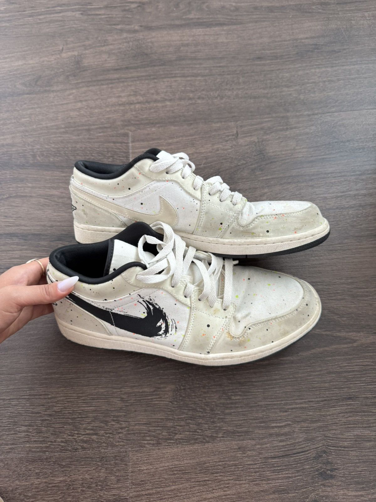 Jordan Brand Air Jordan 1 Low Brushstroke Swoosh Paint Splatter Size US 11 / EU 44 - 1 Thumbnail
