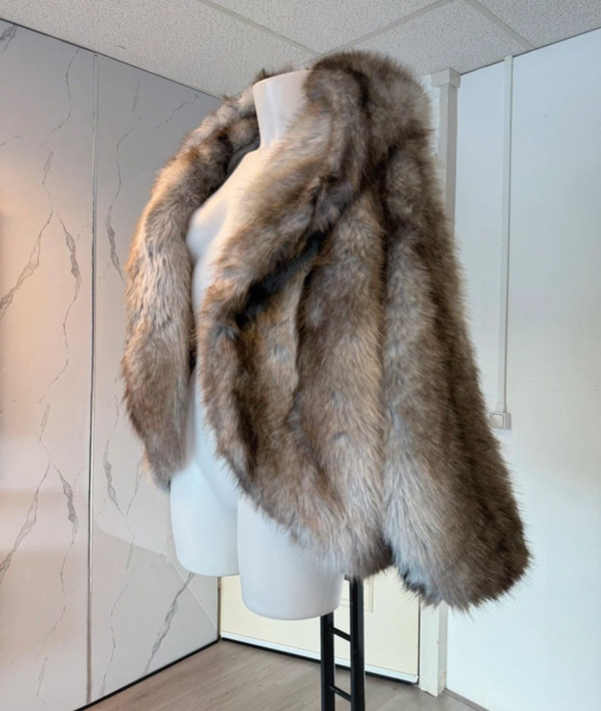 Other Vintage-Style Faux Fur Hooded Coat – Size M Size S / US 4 / IT 40 - 7 Thumbnail