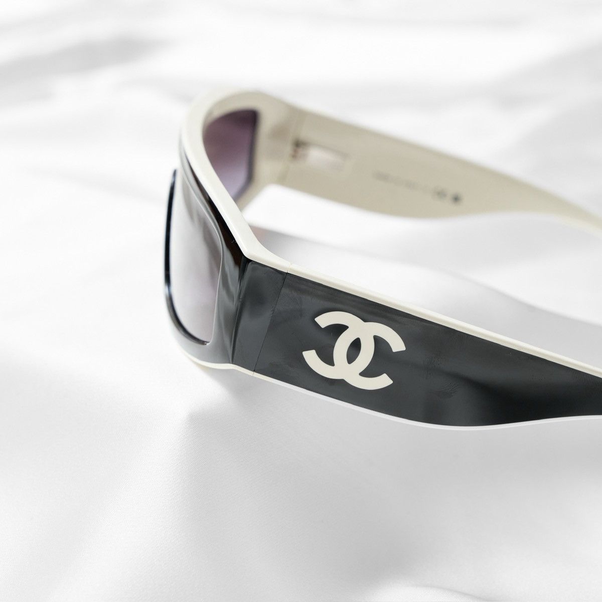 Chanel CHANEL 0CH6057 1656S6 SUNGLASSES Size ONE SIZE - 3 Thumbnail