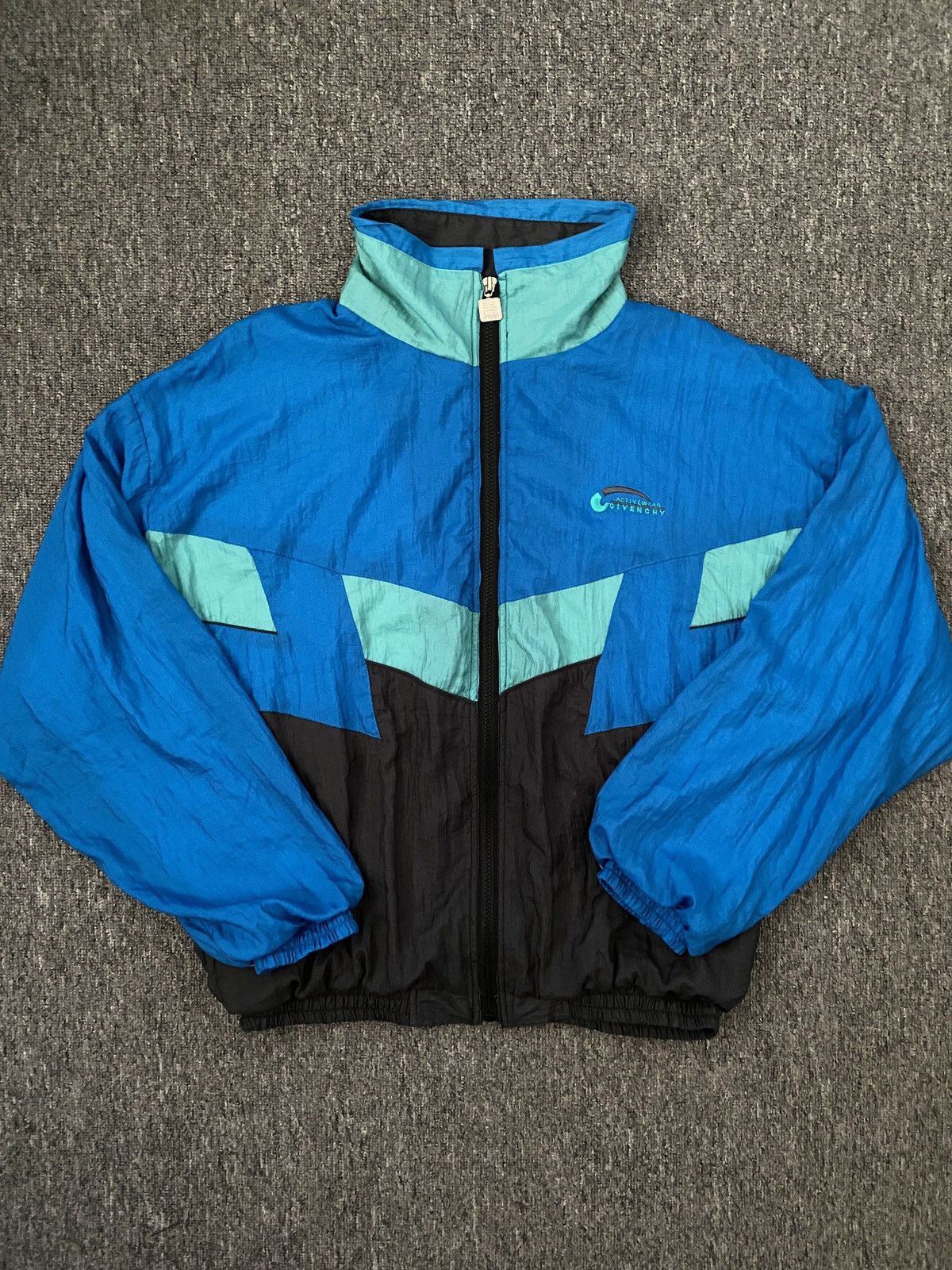 Givenchy vintage Givenchy activewear jacket Size US M / EU 48-50 / 2 - 6 Thumbnail