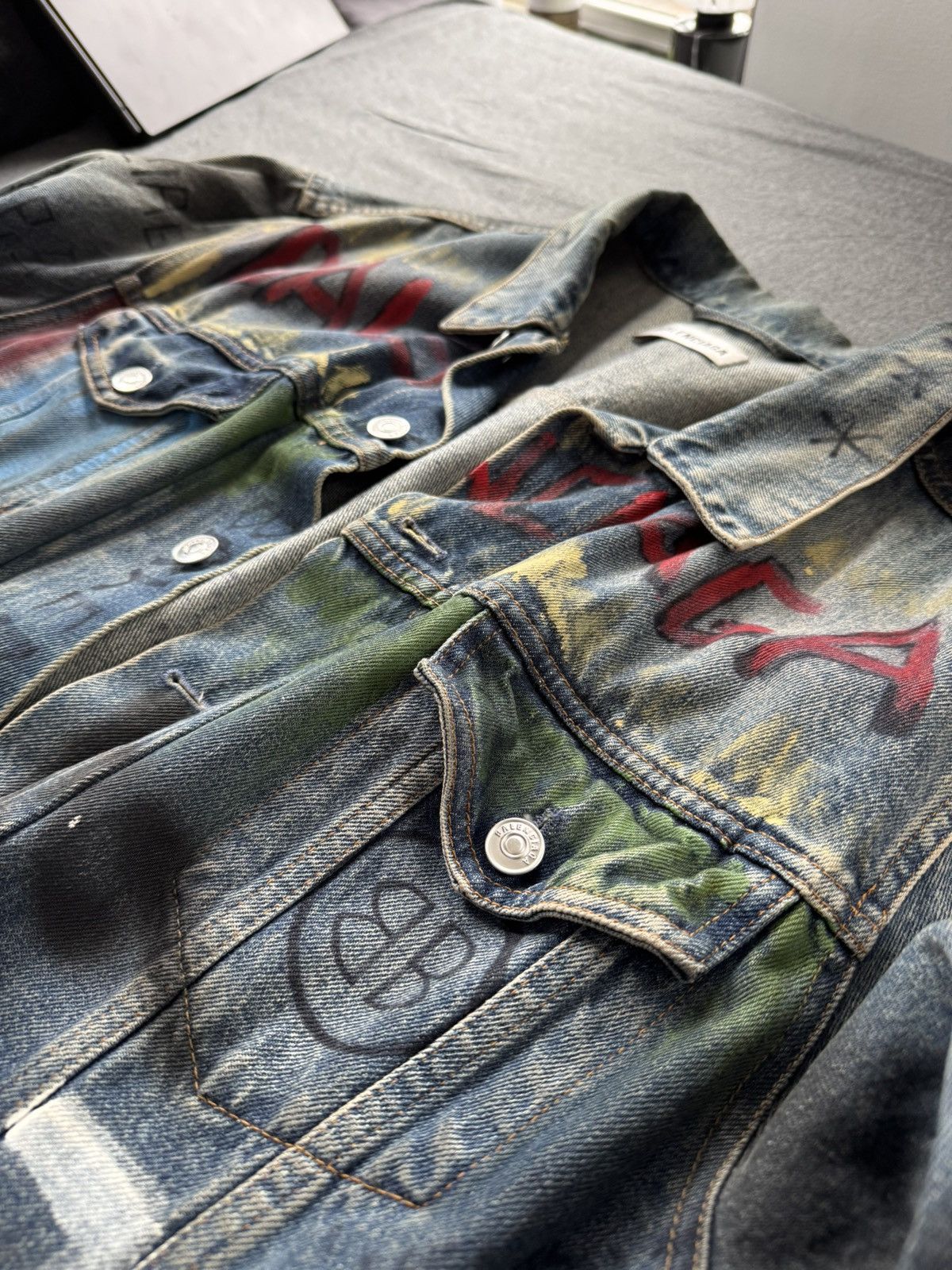 Balenciaga Balenciaga Denim Jacket Custom Painted Grafitti All-Over Size US S / EU 44-46 / 1 - 3 Thumbnail
