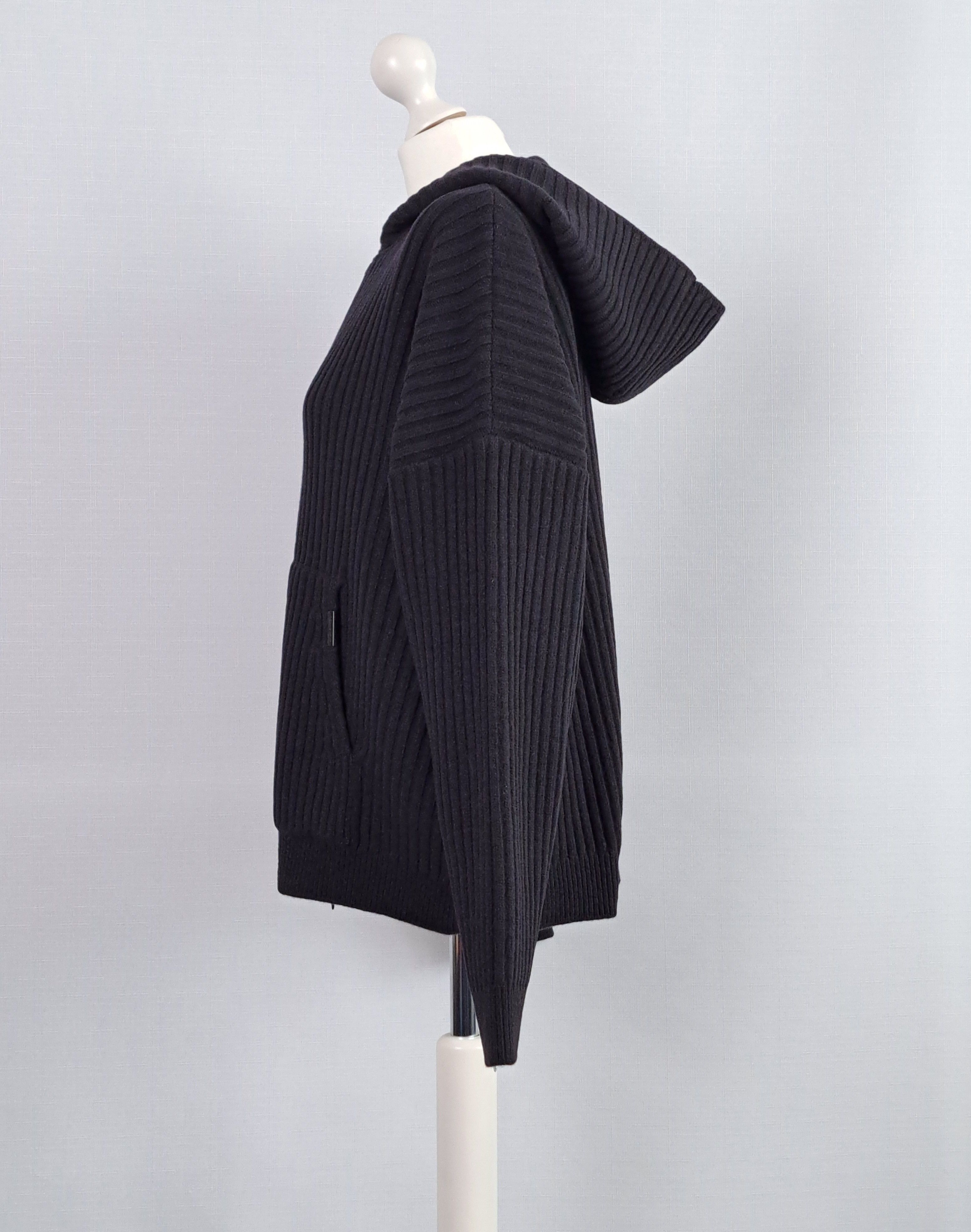 Represent Clo. Represent oversized wool/cashmere zip hoodie. Size M Size US M / EU 48-50 / 2 - 4 Thumbnail