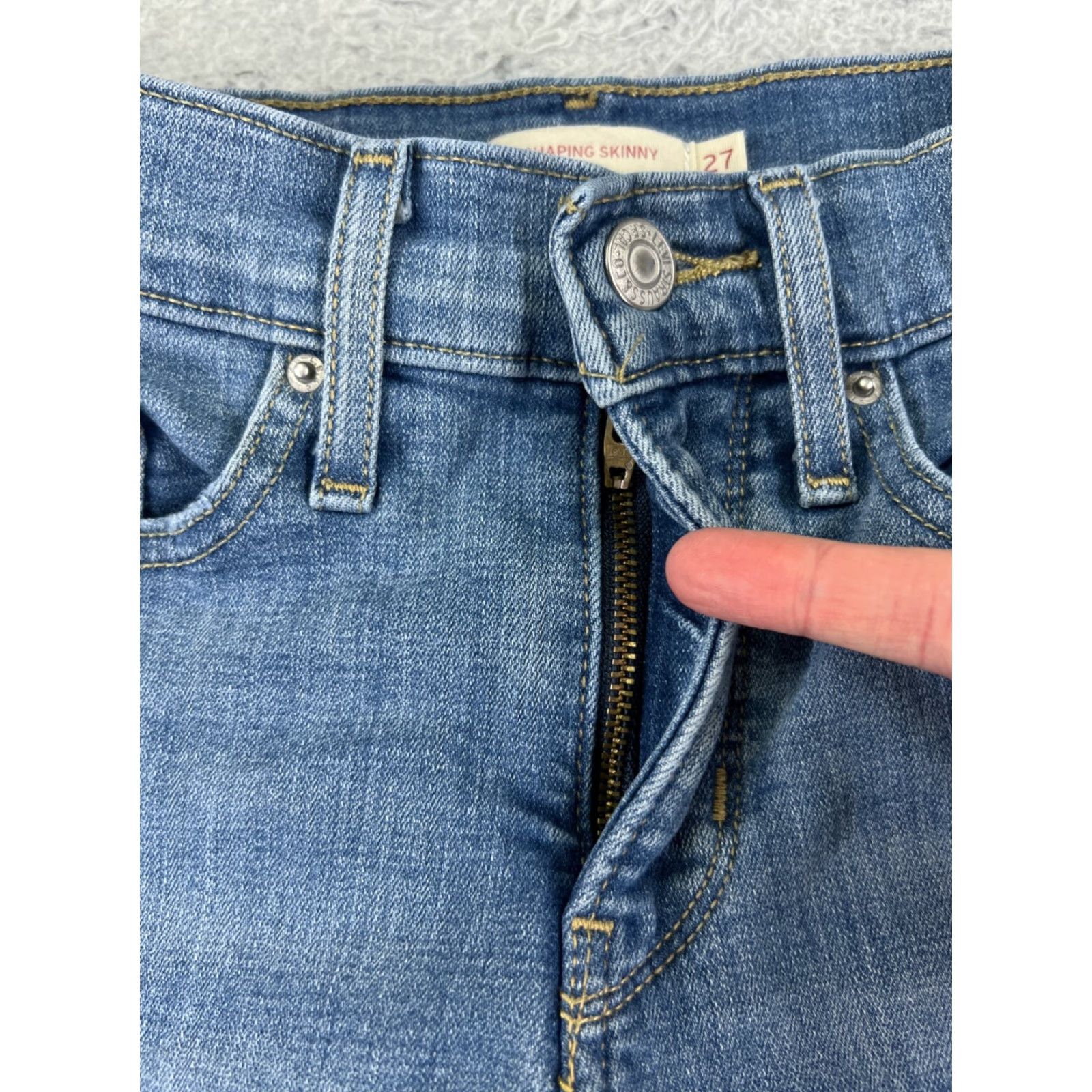 Levi's Levis Jeans Women 26 Blue Denim Skinny 26x29.5 Regular 5-Pocket Distressed Stretch Cotton Blend Denim Jeans Size 26" / US 2 / IT 38 - 5 Thumbnail