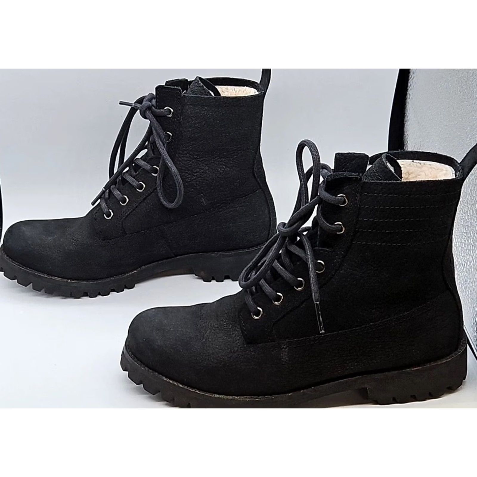 Vintage Blackstone OL-42 Black Suede Shearling Lined Lace Up Boots US 6.5 EU 37 Lug Sole Womens Boots Size US 7 / IT 37 - 6 Thumbnail