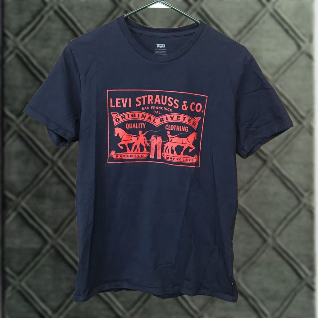 Levi's Levi's Short Sleeve T-Shirt Men M Dark Blue Logo Vintage? No. (Note: Original content does not indicate vintage; omitted) Size US M / EU 48-50 / 2 - 1 Thumbnail