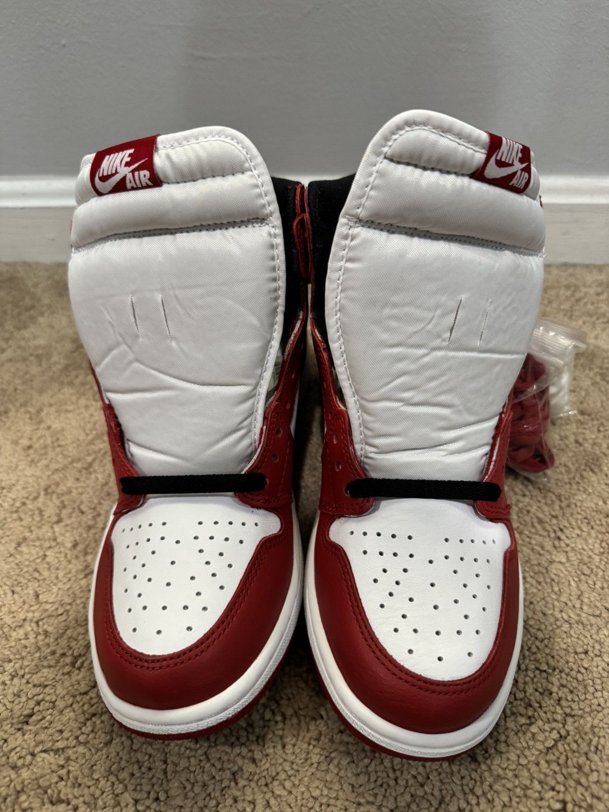 Jordan Brand Jordan 1 Chicago 2015 Size US 10 / EU 43 - 4 Thumbnail