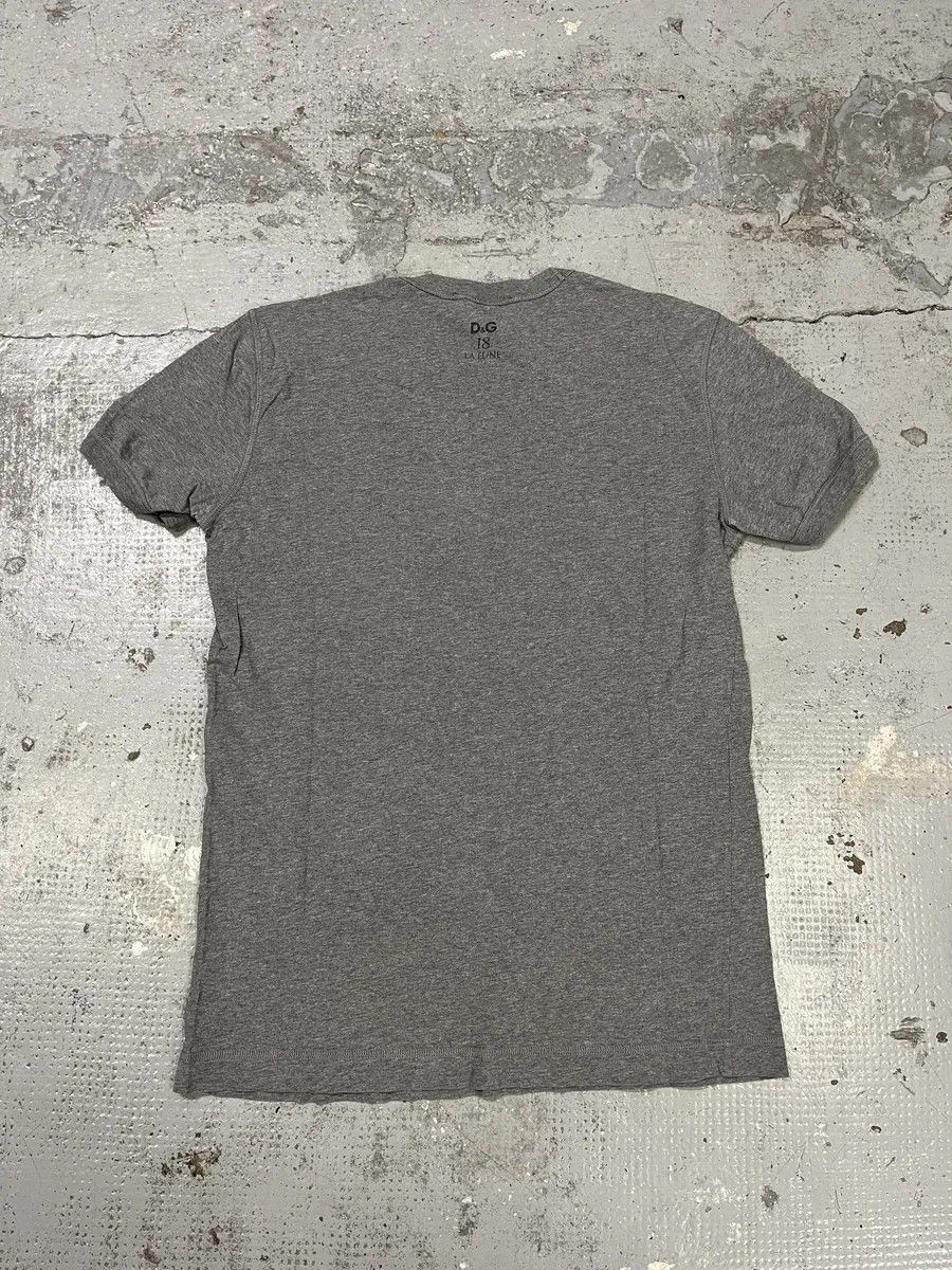 Dolce & Gabbana 2000s Dolce & Gabbana Claudia Schiffer Naked Grey T-Shirt Size US S / EU 44-46 / 1 - 4 Thumbnail
