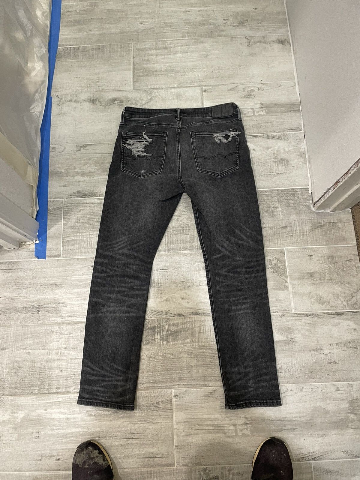 American Eagle Outfitters AMERICAN EAGLE FLEX 31X30 BLACK DISTRESSED PANTS Size US 31 - 2 Thumbnail