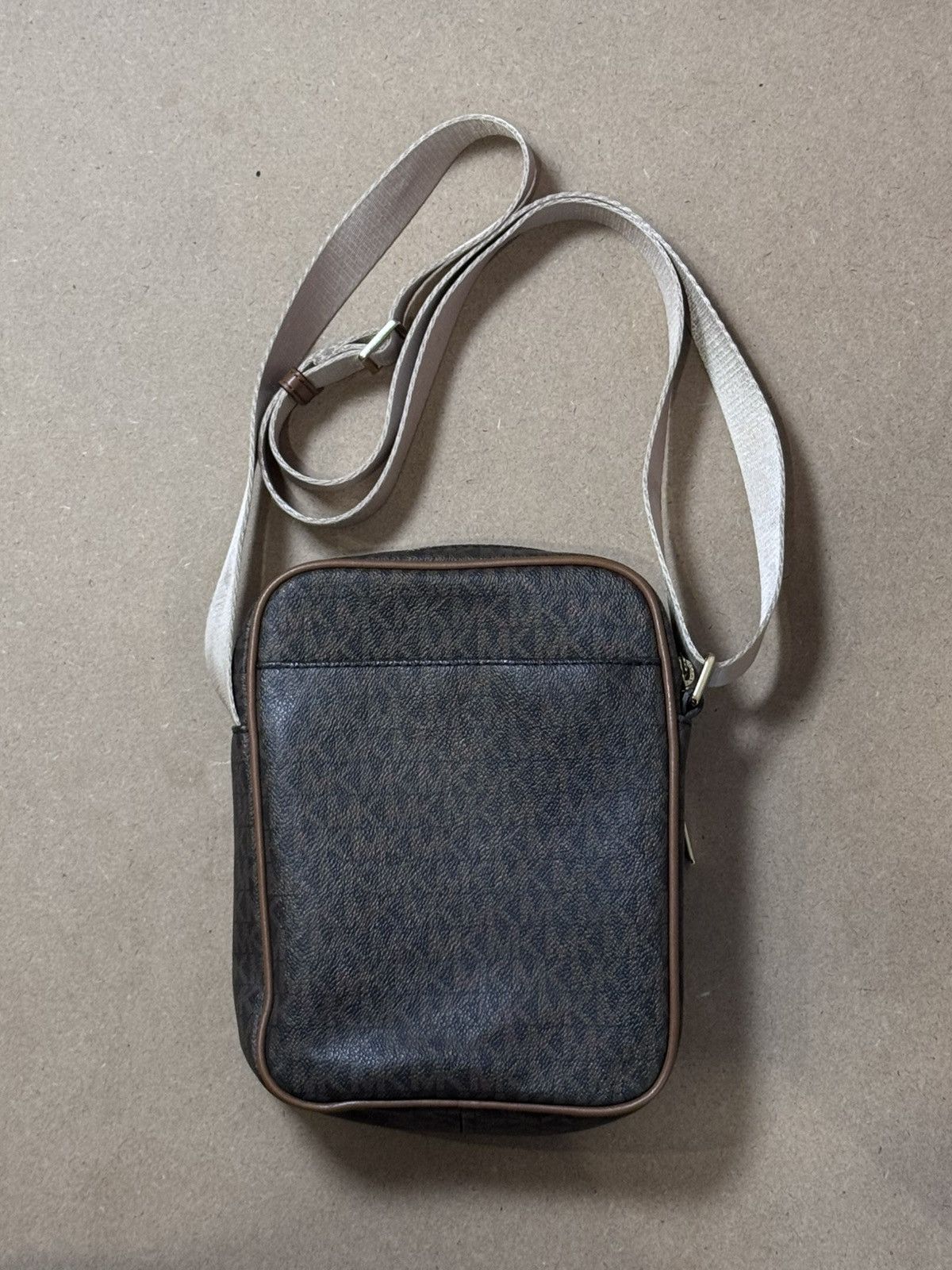 Michael Kors MICHAEL KORS SLING SLING BAG. Size ONE SIZE - 2 Thumbnail