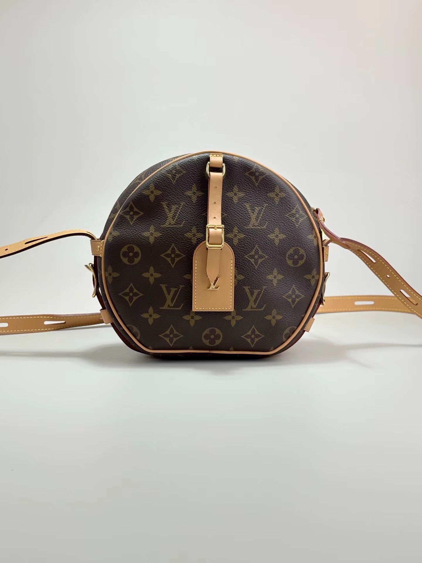 Louis Vuitton LOUIS VUITTON Monogram Round Shoulder Bag K1 Size ONE SIZE - 1 Thumbnail