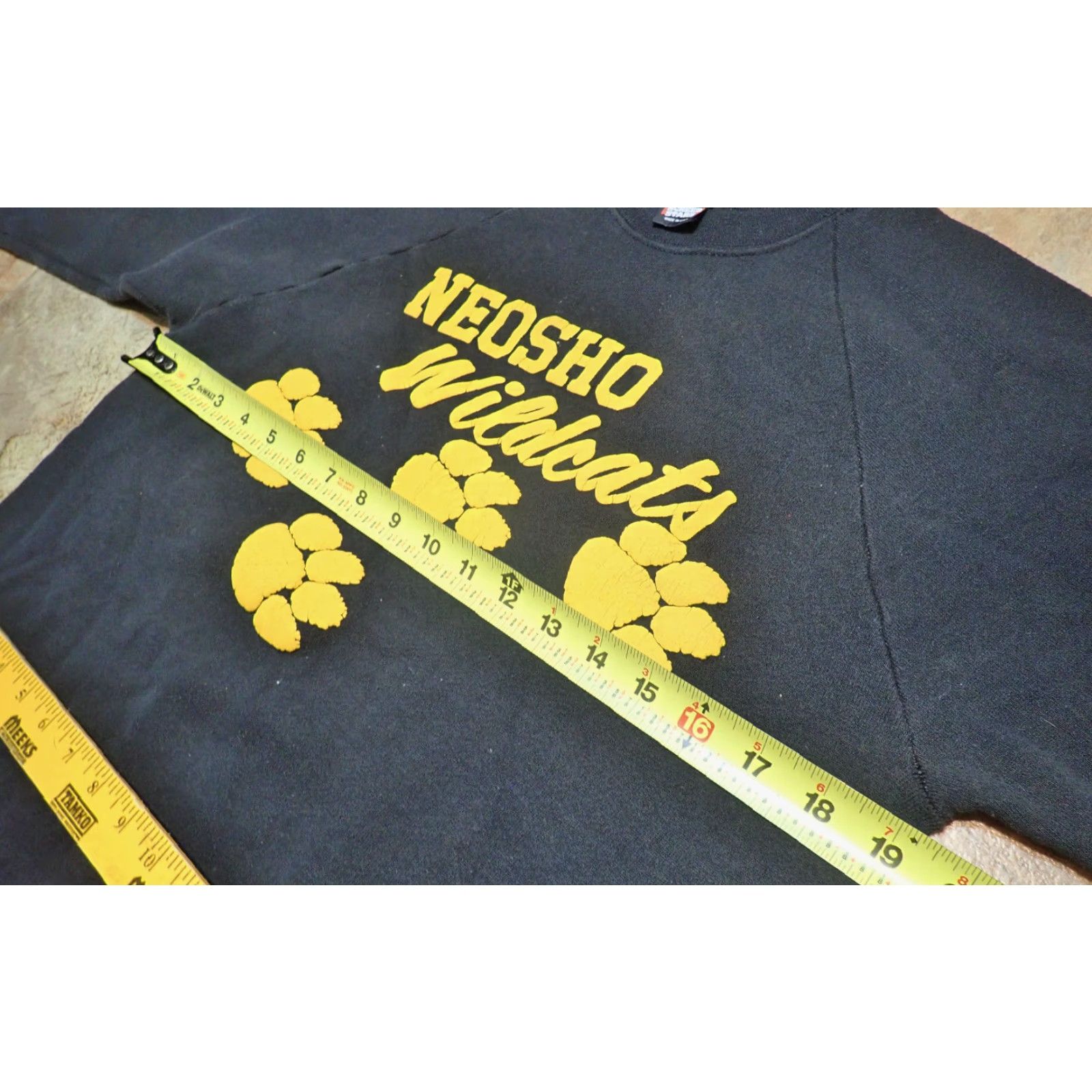 Vintage VINTAGE Screen Stars Neosho Wildcats Sweatshirt Mens M Black Graphic Print Pullover 70s 80s High School Paw Print USA Size US M / EU 48-50 / 2 - 7 Thumbnail