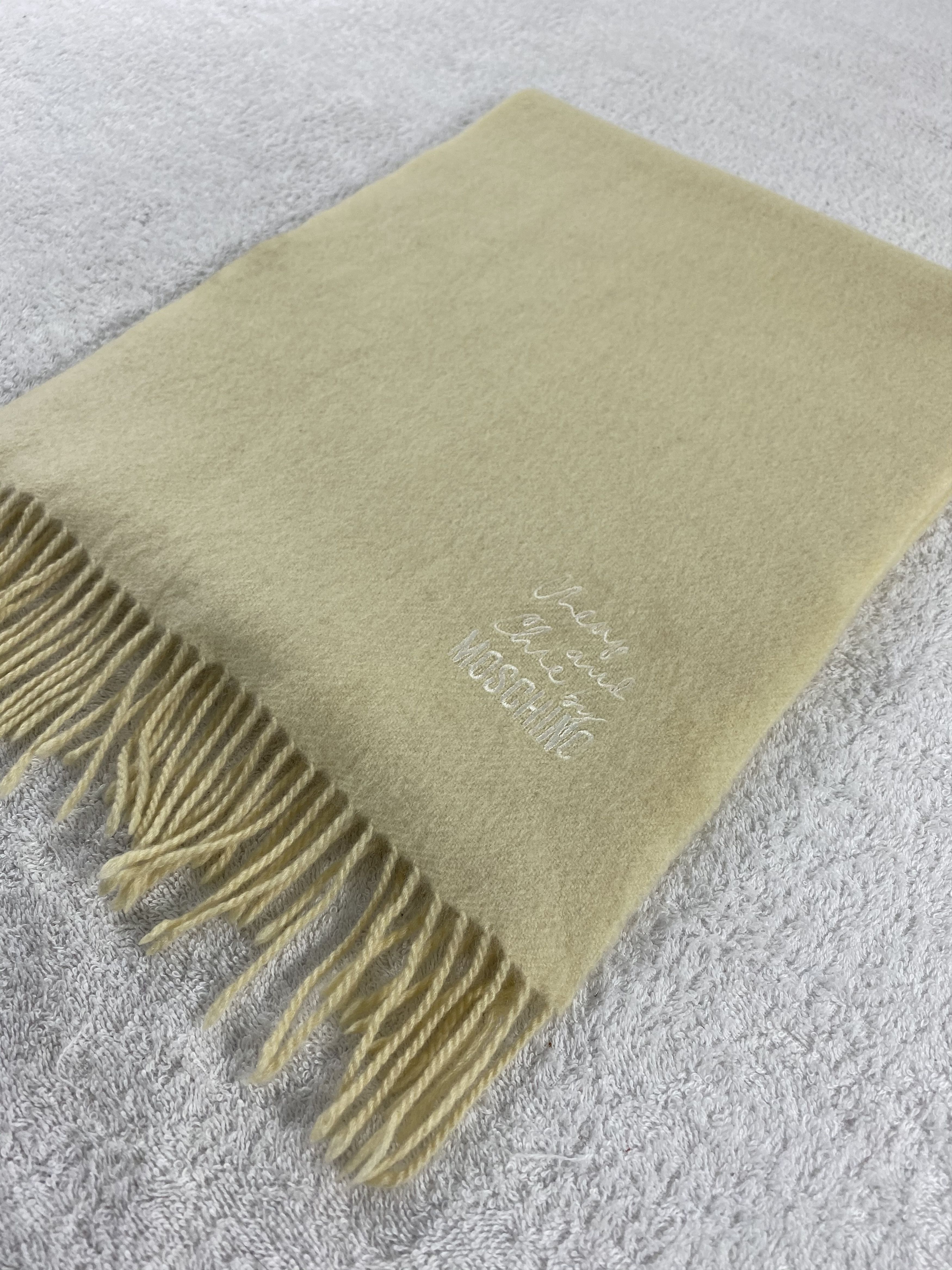 Vintage Moschino Scarf / Muffler / Neckwear - WW1701 Size ONE SIZE - 3 Thumbnail