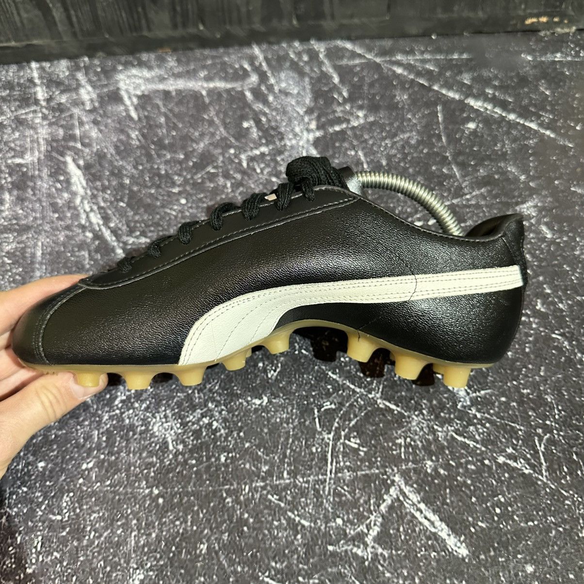 Puma Vintage Puma Leon Soccer Cleats Men’s Leather Size 6 Size US 6 / EU 39 - 10 Thumbnail