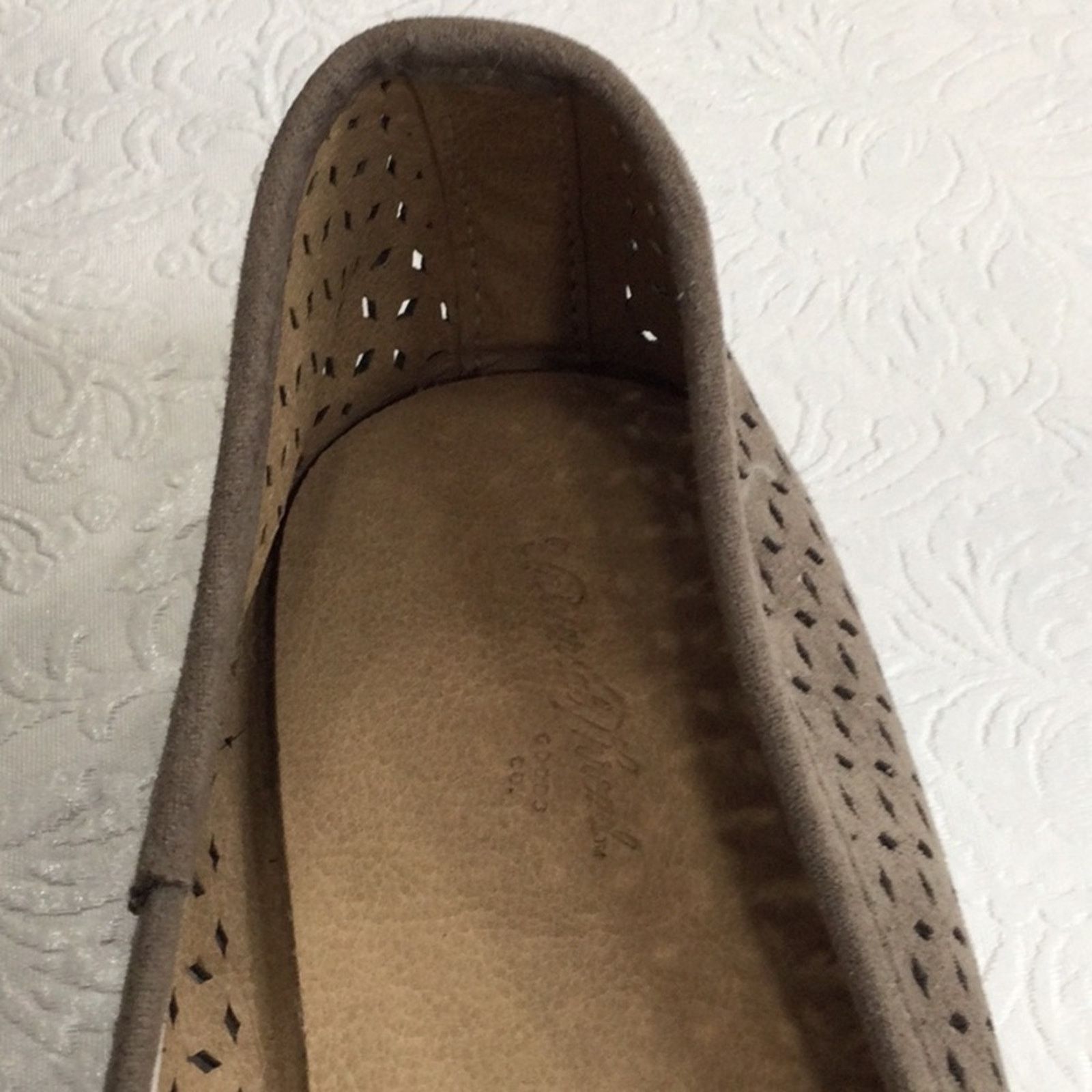 Other Universal Thread Boho Eyelet Cut Out Tan Flats Size 10 Size US 10 / IT 40 - 14 Thumbnail