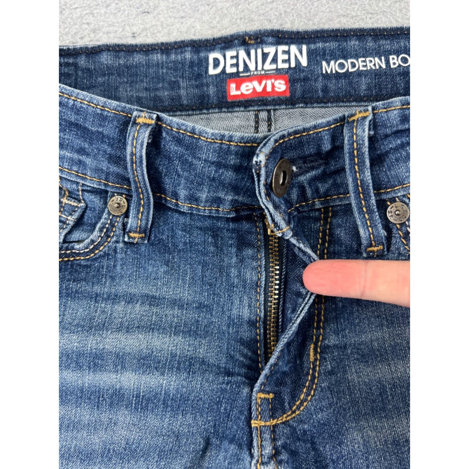 Levi's Levis Shorts Womens 4 Blue Cutoff Denim Jeans Cotton Blend Denizen 26x14 5-Pocket Style Denim Size 27" / US 4 / IT 40 - 6 Thumbnail