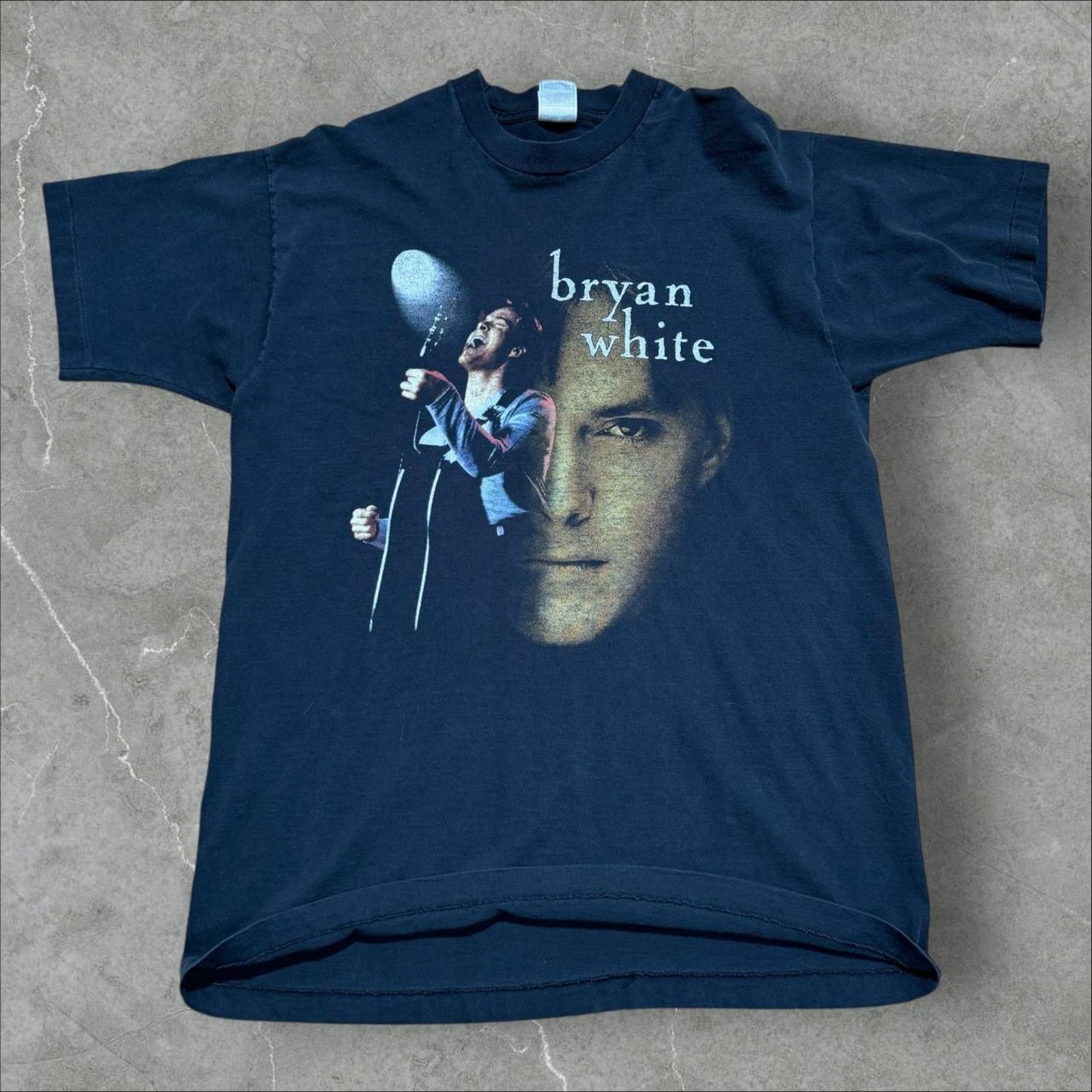 Fruit Of The Loom 1997 Bryan White "Sittin on Go' Tour Tee Size US XL / EU 56 / 4 - 1 Thumbnail