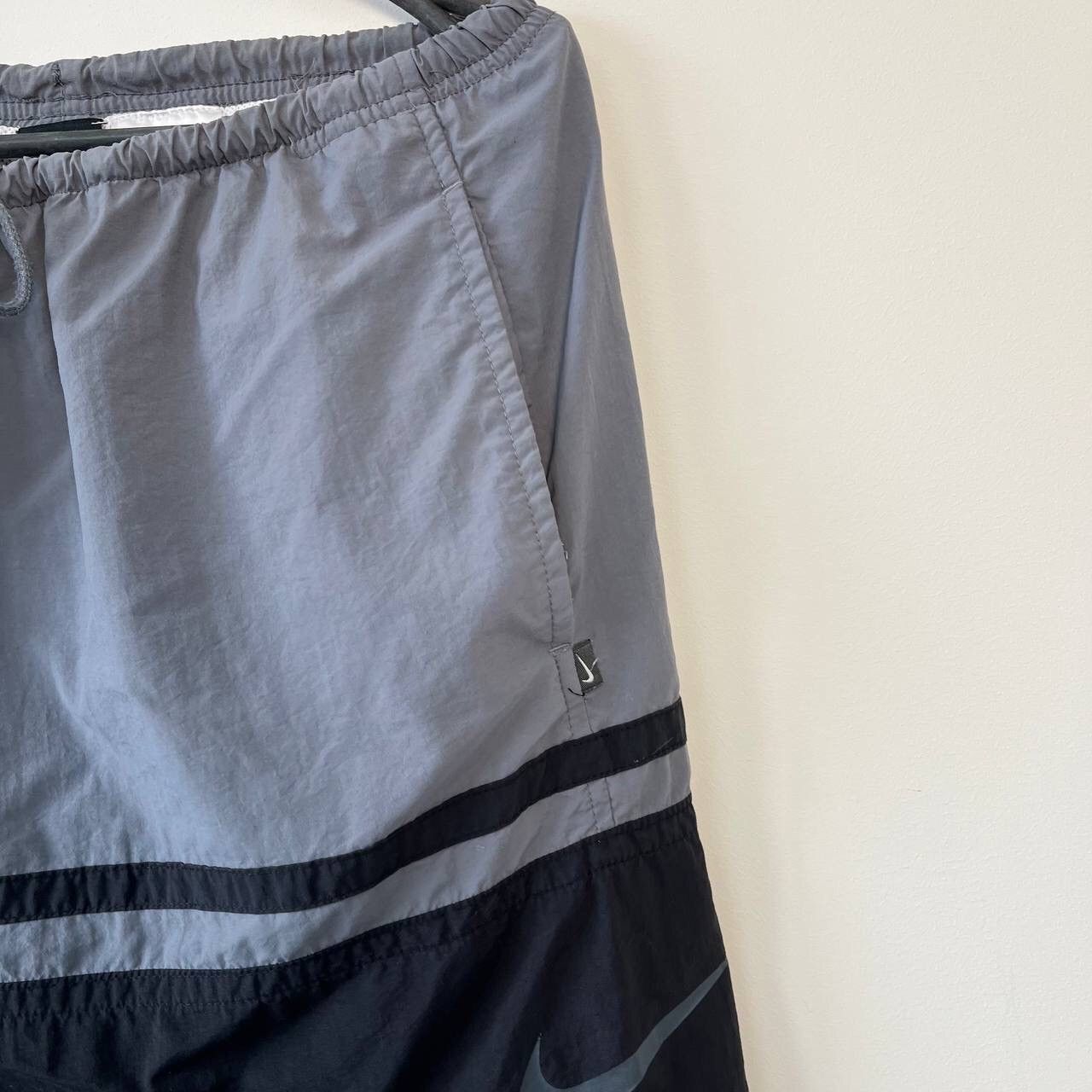 Nike Nike 80s Men's Vintage Y2K big logo swoosh nylon shorts Size US 34 / EU 50 - 3 Thumbnail
