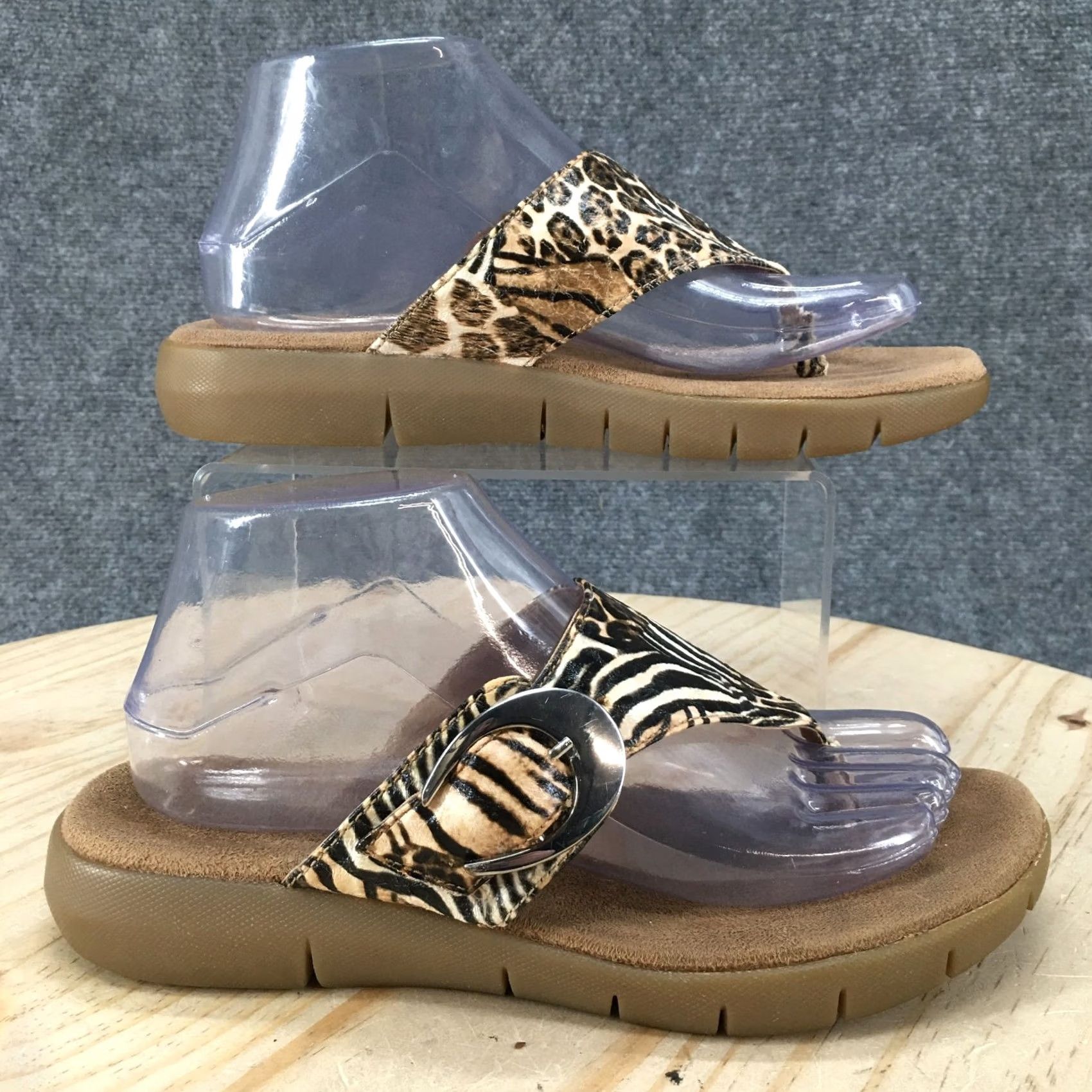 Vintage Aerosoles Sandals Womens 8 M Flip Flop Cheetah Animal Print T Strap Casual Size US 8 / IT 38 - 2 Thumbnail