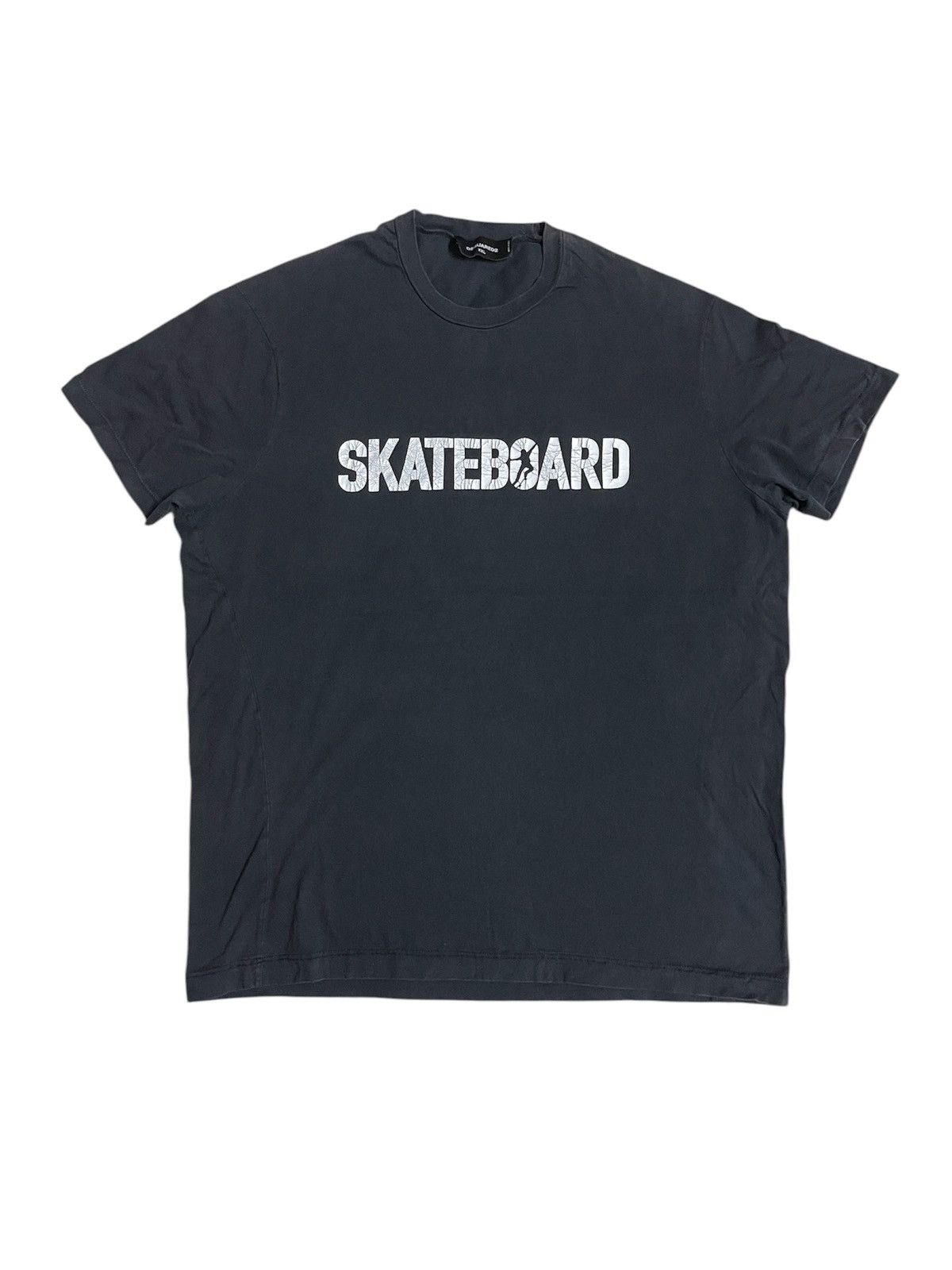 Dsquared2 Skateboard Dsquared2 T Shirt. Size US XXL / EU 58 / 5 - 16 Thumbnail