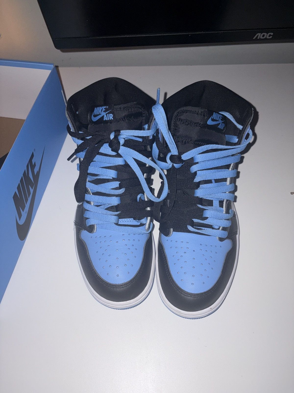 Jordan Brand Jordan one hightop unc toe colorway Size US 9.5 / EU 42-43 - 5 Thumbnail