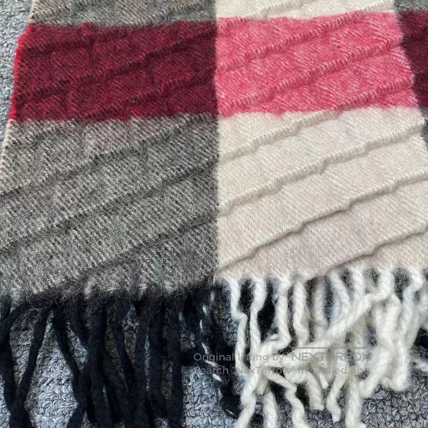 Burberry Burberry Classic Check Wool Wrap Scarf. Size ONE SIZE - 3 Thumbnail
