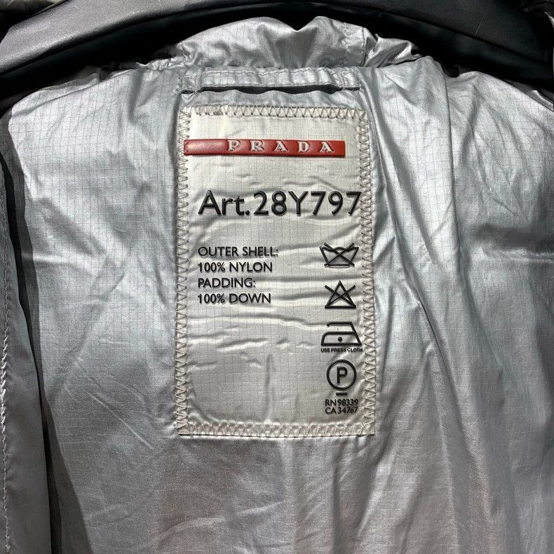 Prada Prada Pure white down jacket 2501-Nextarrow Size S / US 4 / IT 40 - 3 Thumbnail