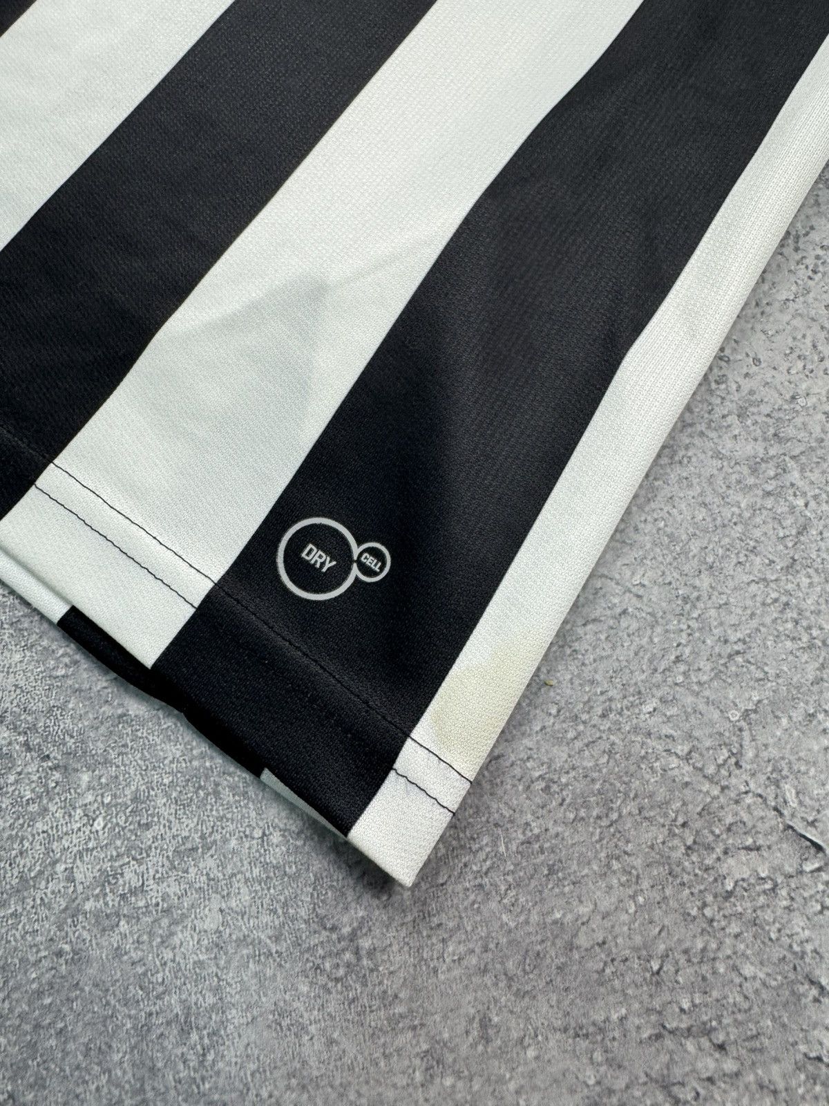 Vintage NEWCASTLE UNITED 17-18 Home Shirt Puma 125 Years AYOZE #17 Size US M / EU 48-50 / 2 - 7 Thumbnail