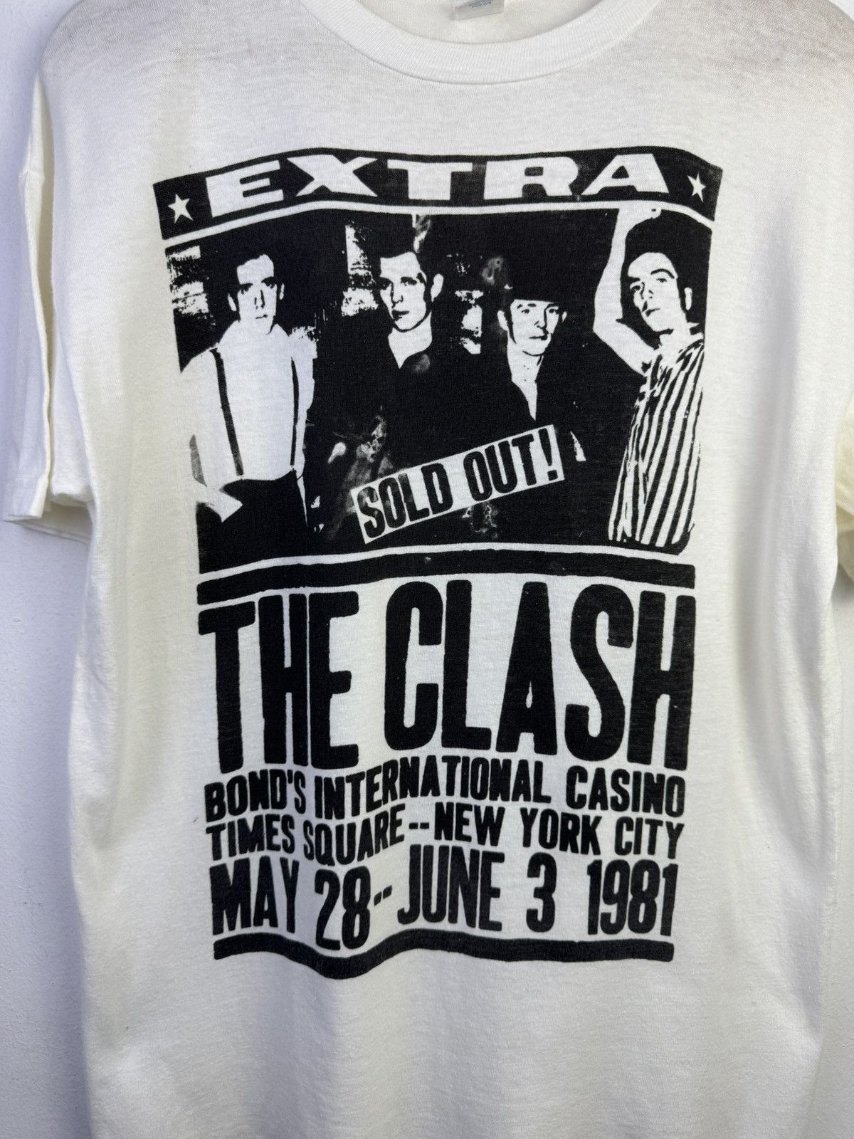 Band Tees Vintage 80s The Clash Bond's tour t-shirt Size US L / EU 52-54 / 3 - 4 Thumbnail
