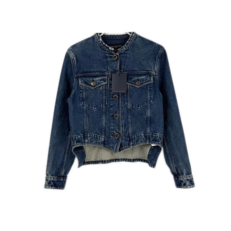 Louis Vuitton Louis Vuitton Washed blue presbyopic leather label irregula Size XS / US 0-2 / IT 36-38 - 1 Thumbnail