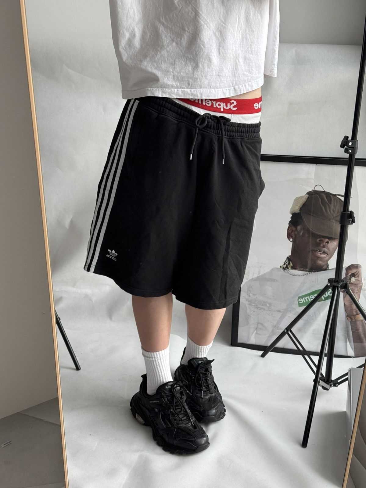 Adidas Adidas Baggy Shorts Balenciaga Style Cotton M/L size Japan Size US 34 / EU 50 - 1 Thumbnail