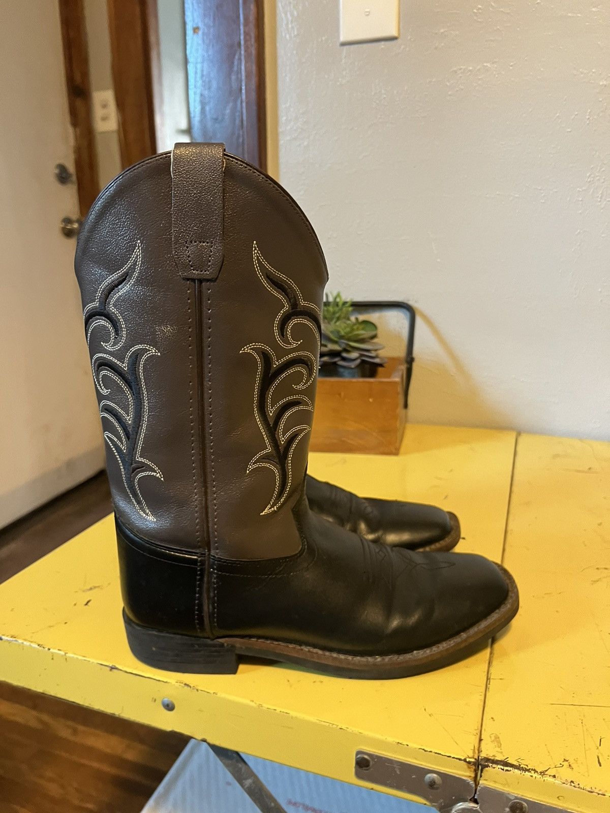 Vintage Old West Leather Cowboy Boots Sz 5 Size US 5 / IT 35 - 6 Thumbnail