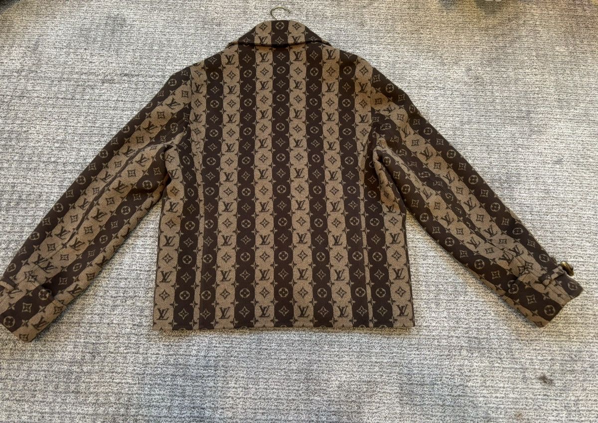 Louis Vuitton Monogram TrunkStripes Cropped Peacoat Size US M / EU 48-50 / 2 - 2 Thumbnail