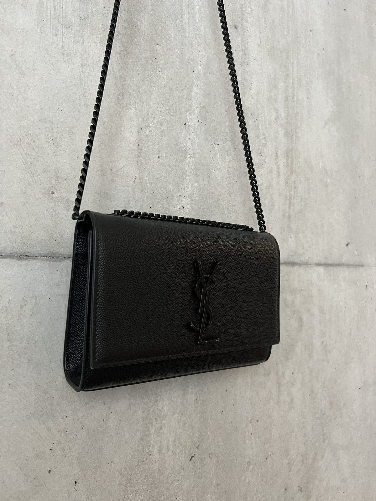 Saint Laurent Paris × Yves Saint Laurent SAINT LAURENT • YSL • KATE SMALL BLACK ON BLACK Size ONE SIZE - 2 Thumbnail