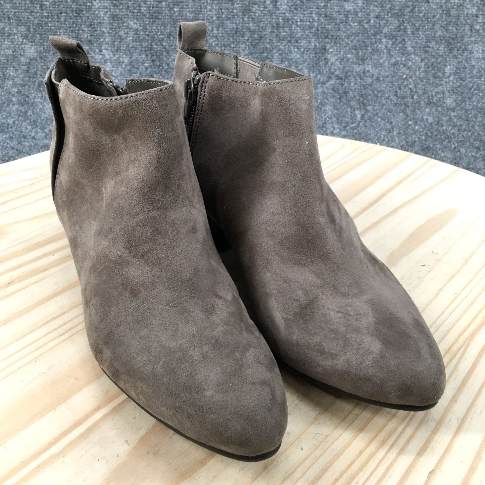 Old Navy Old Navy Boots Womens 7 Ankle Booties Beige Fabric Zipper Casual Knobbed Heel Shoes Size US 7 / IT 37 - 3 Thumbnail