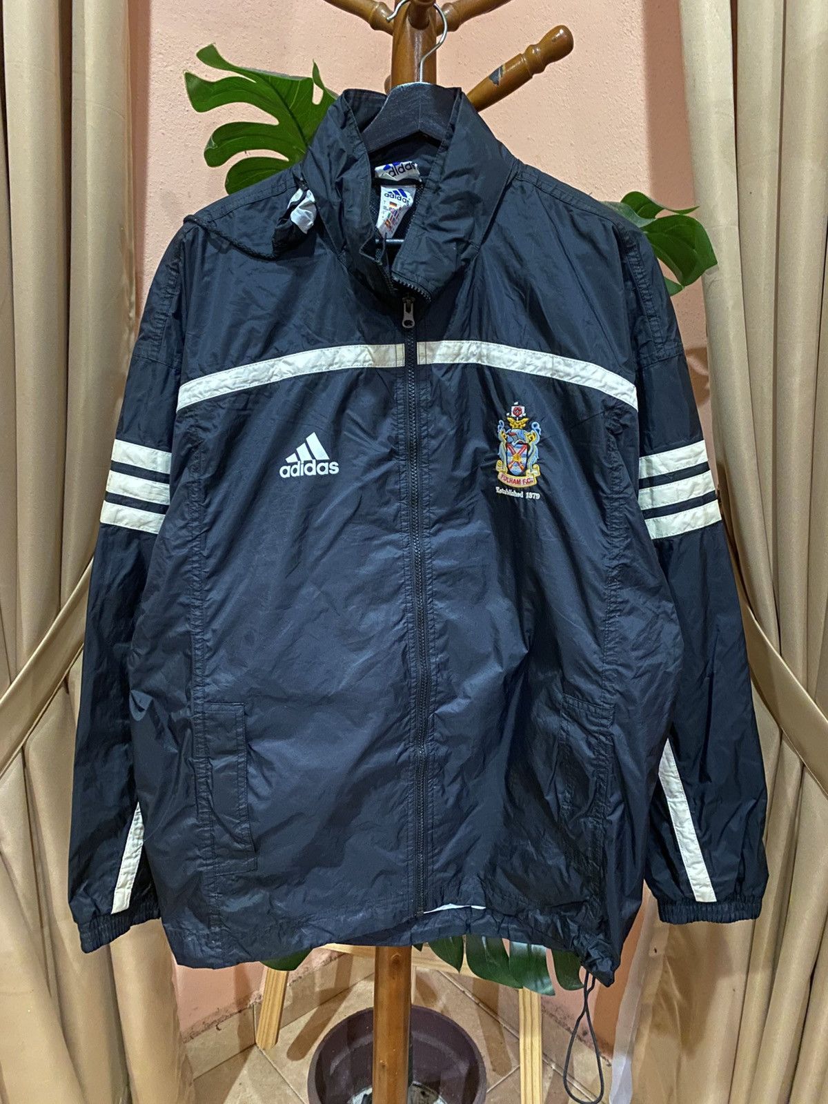 Adidas Vintage Adidas Fulham FC Windbreaker Jacket Black Nylon Size US M / EU 48-50 / 2 - 1 Thumbnail