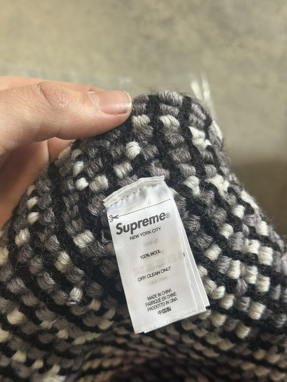 Supreme Supreme Yarn Appliqué Beanie ‘Black’ Size ONE SIZE - 7 Thumbnail